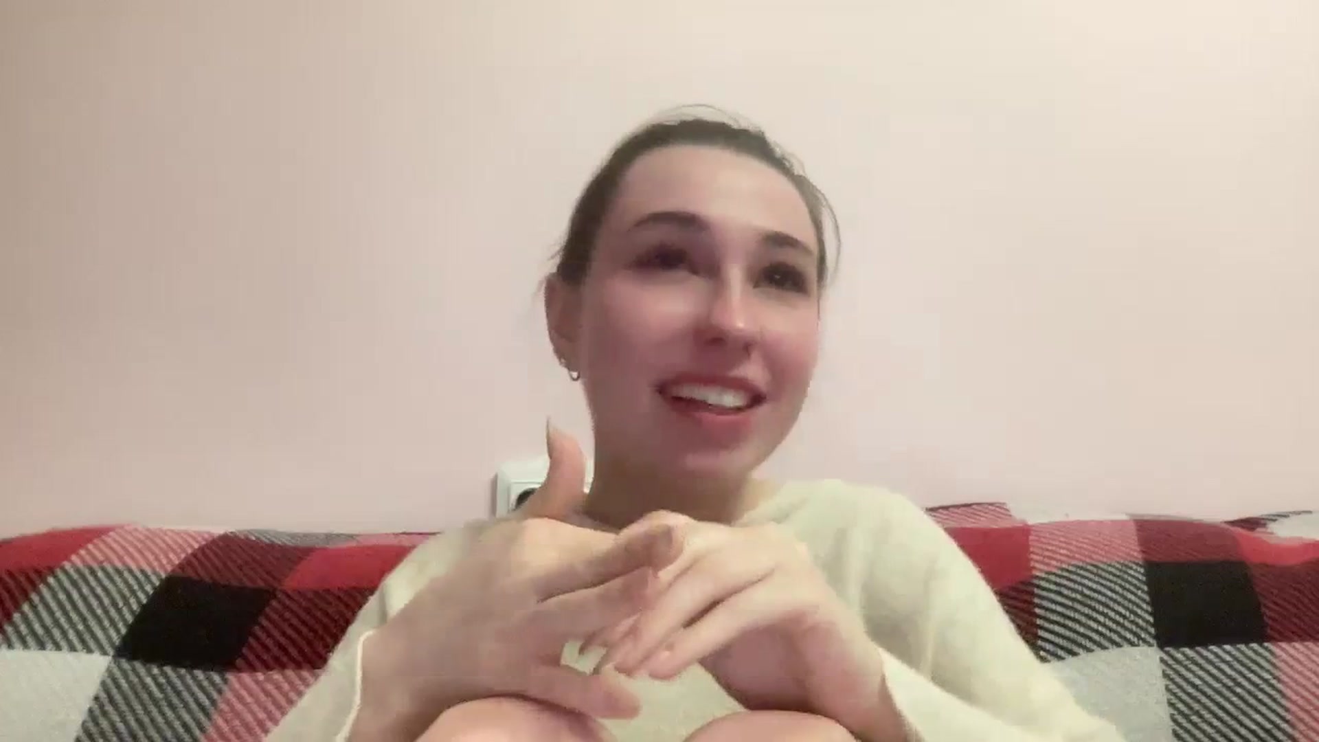 Gallery image thumbnail from Just_I's myfreecams stream on, 01/26/2024, 01:11 image 14 of 20