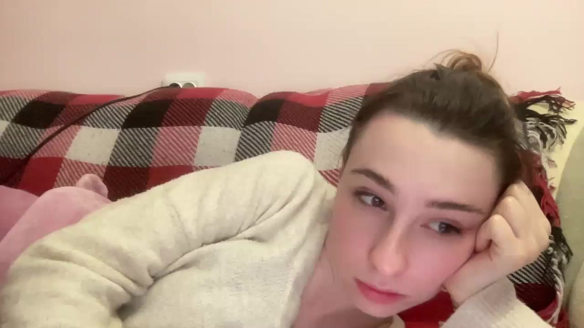 Gallery image thumbnail from Just_I's myfreecams stream on, 01/26/2024, 03:48 image 3 of 20