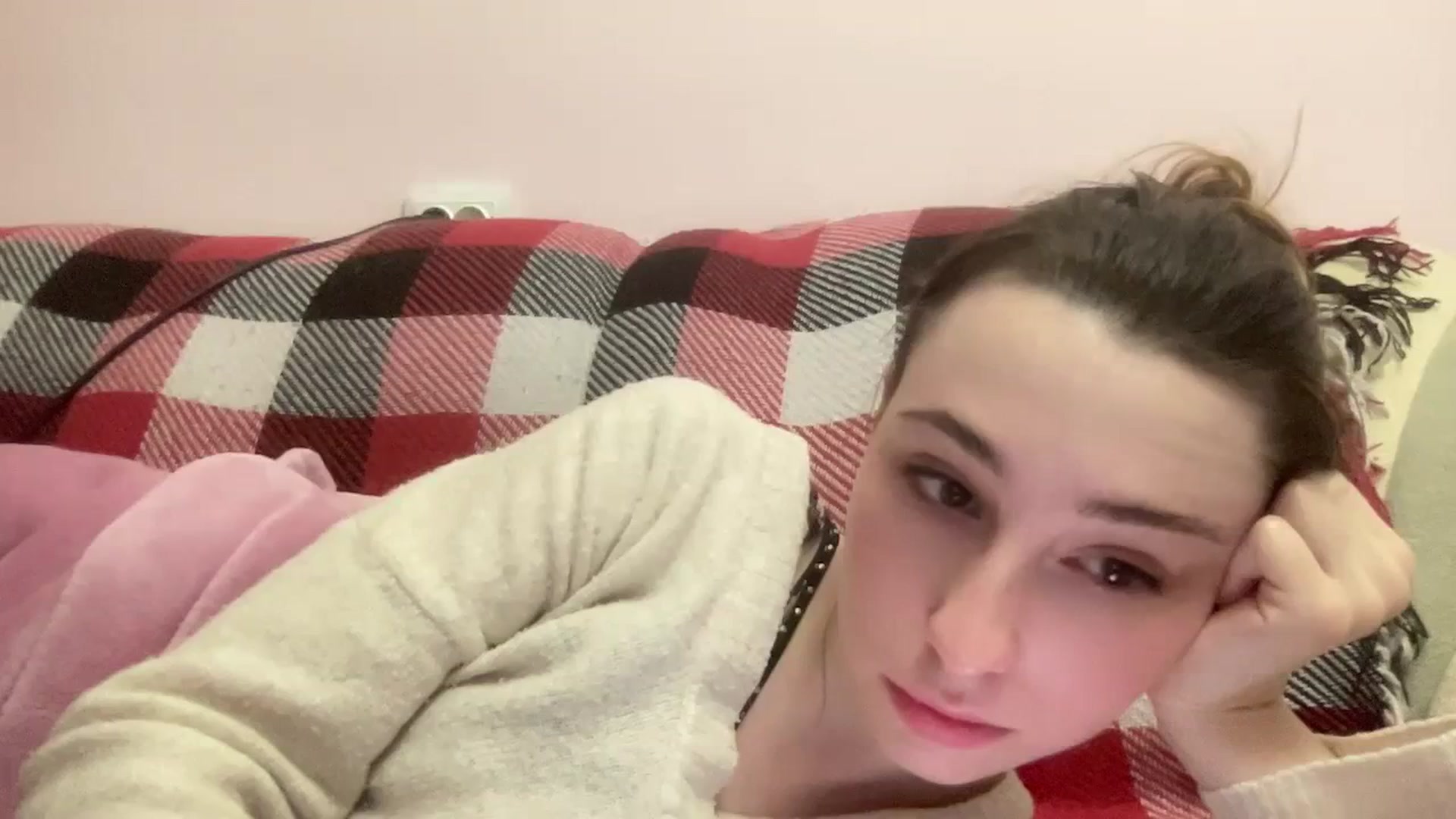 Gallery image thumbnail from Just_I's myfreecams stream on, 01/26/2024, 03:48 image 16 of 20