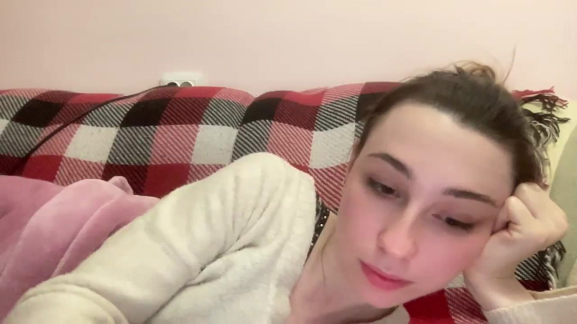 Gallery image thumbnail from Just_I's myfreecams stream on, 01/26/2024, 03:48 image 15 of 20