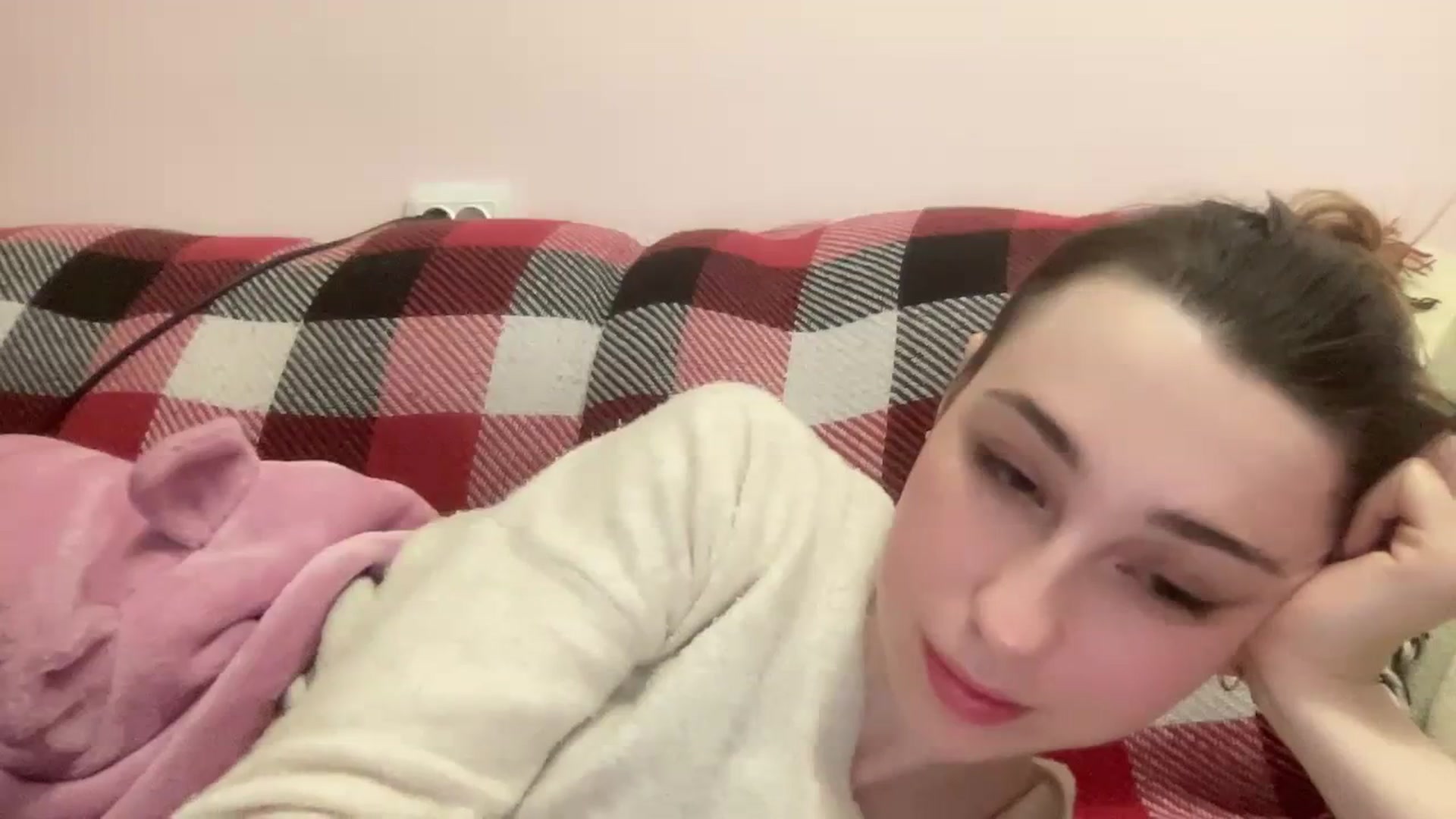 Gallery image thumbnail from Just_I's myfreecams stream on, 01/26/2024, 04:40 image 20 of 20