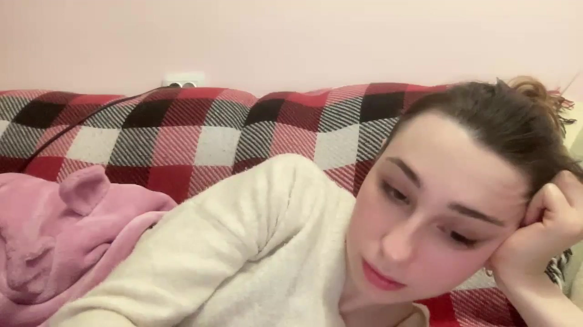 Gallery image thumbnail from Just_I's myfreecams stream on, 01/26/2024, 04:40 image 19 of 20