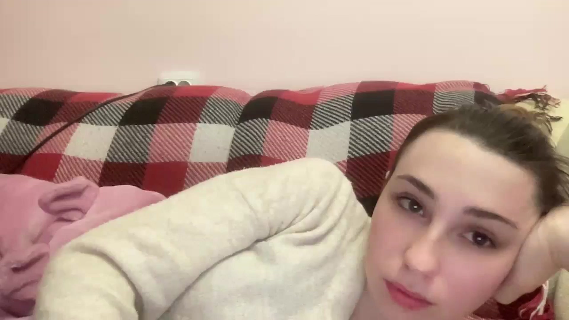 Gallery image thumbnail from Just_I's myfreecams stream on, 01/26/2024, 04:40 image 16 of 20