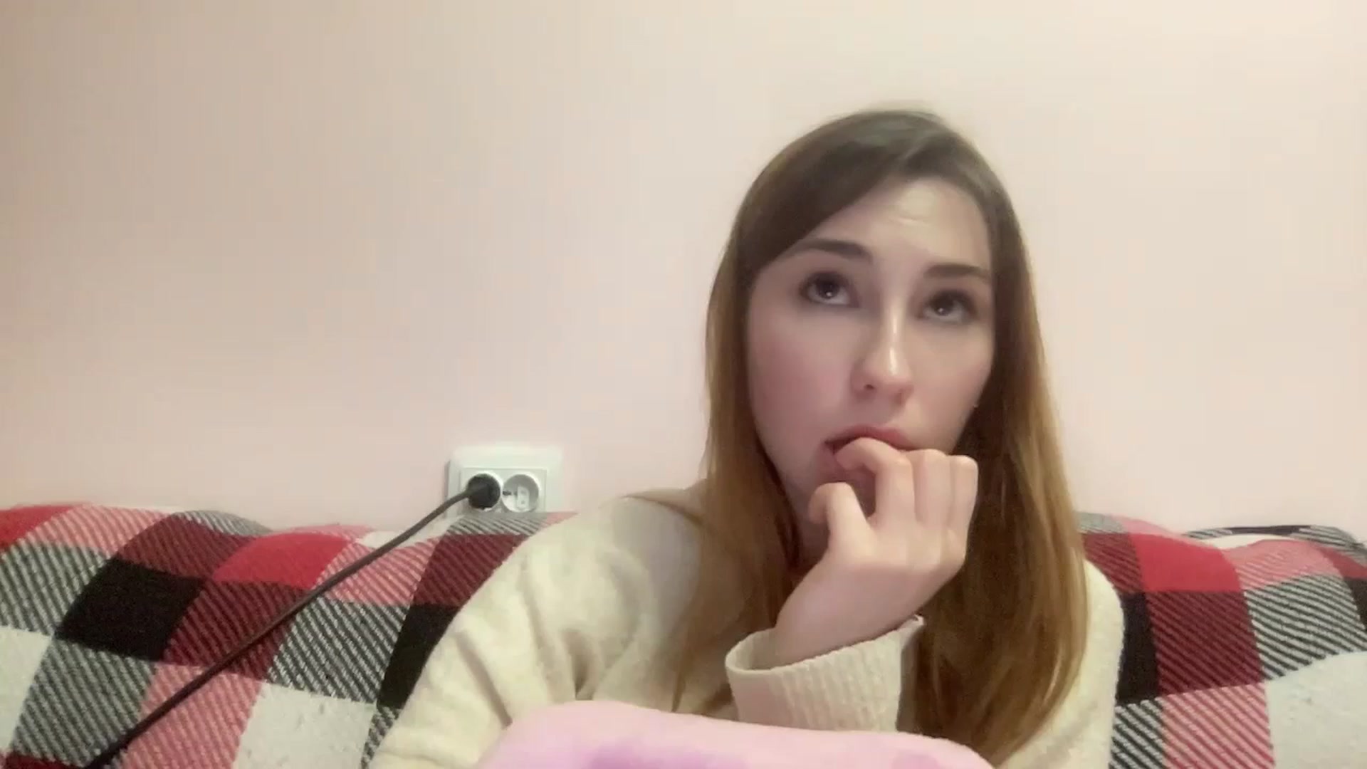 Gallery image thumbnail from Just_I's myfreecams stream on, 01/27/2024, 24:22 image 14 of 20