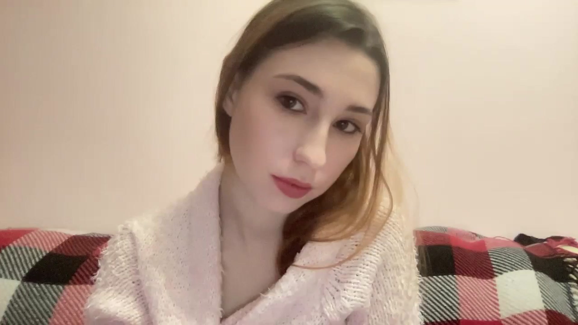 Gallery image thumbnail from Just_I's myfreecams stream on, 01/27/2024, 18:10 image 1 of 20