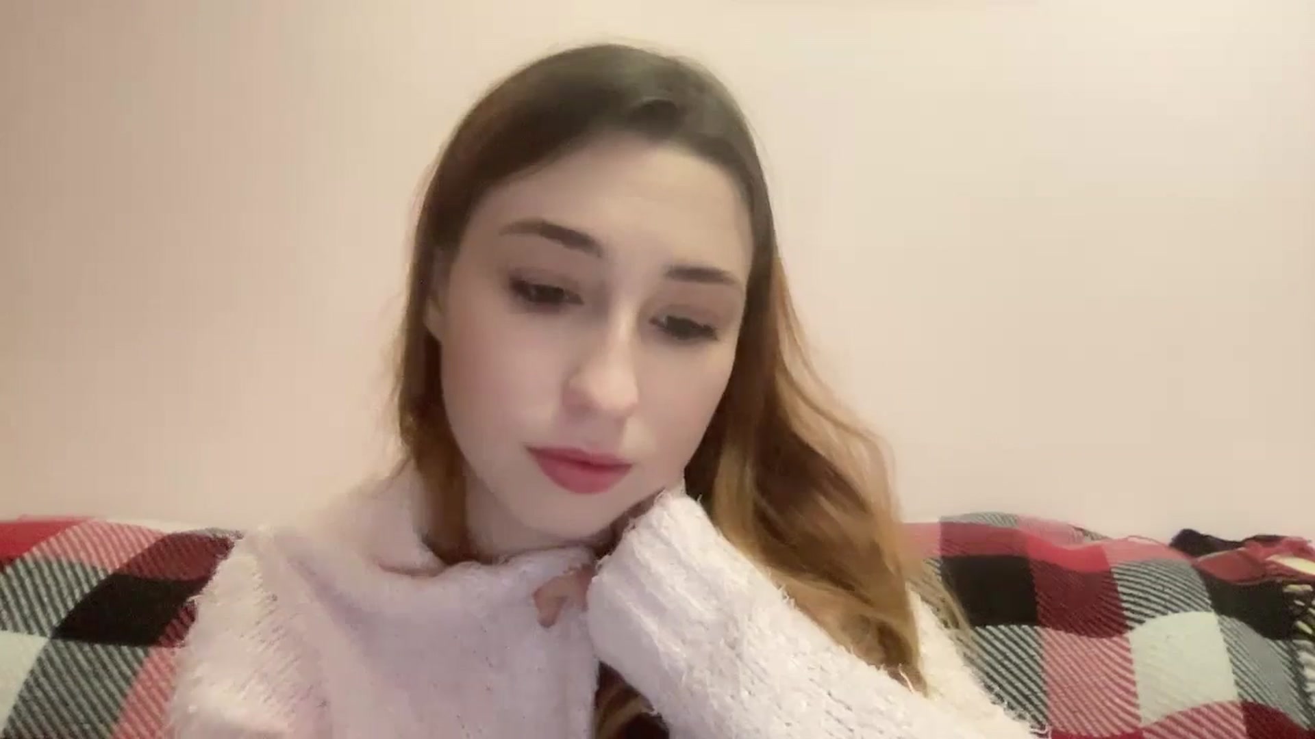 Gallery image thumbnail from Just_I's myfreecams stream on, 01/27/2024, 18:10 image 14 of 20