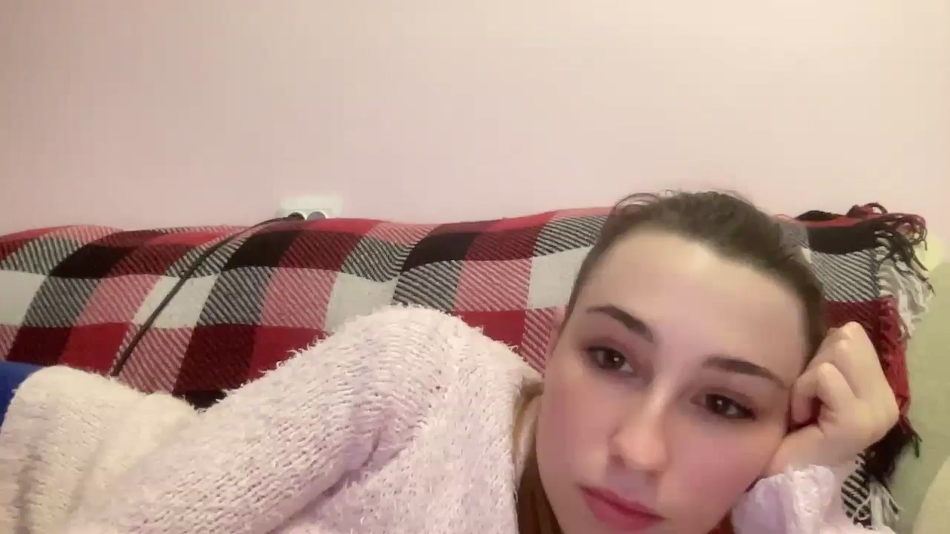 Gallery image thumbnail from Just_I's myfreecams stream on, 01/28/2024, 18:25 image 18 of 20