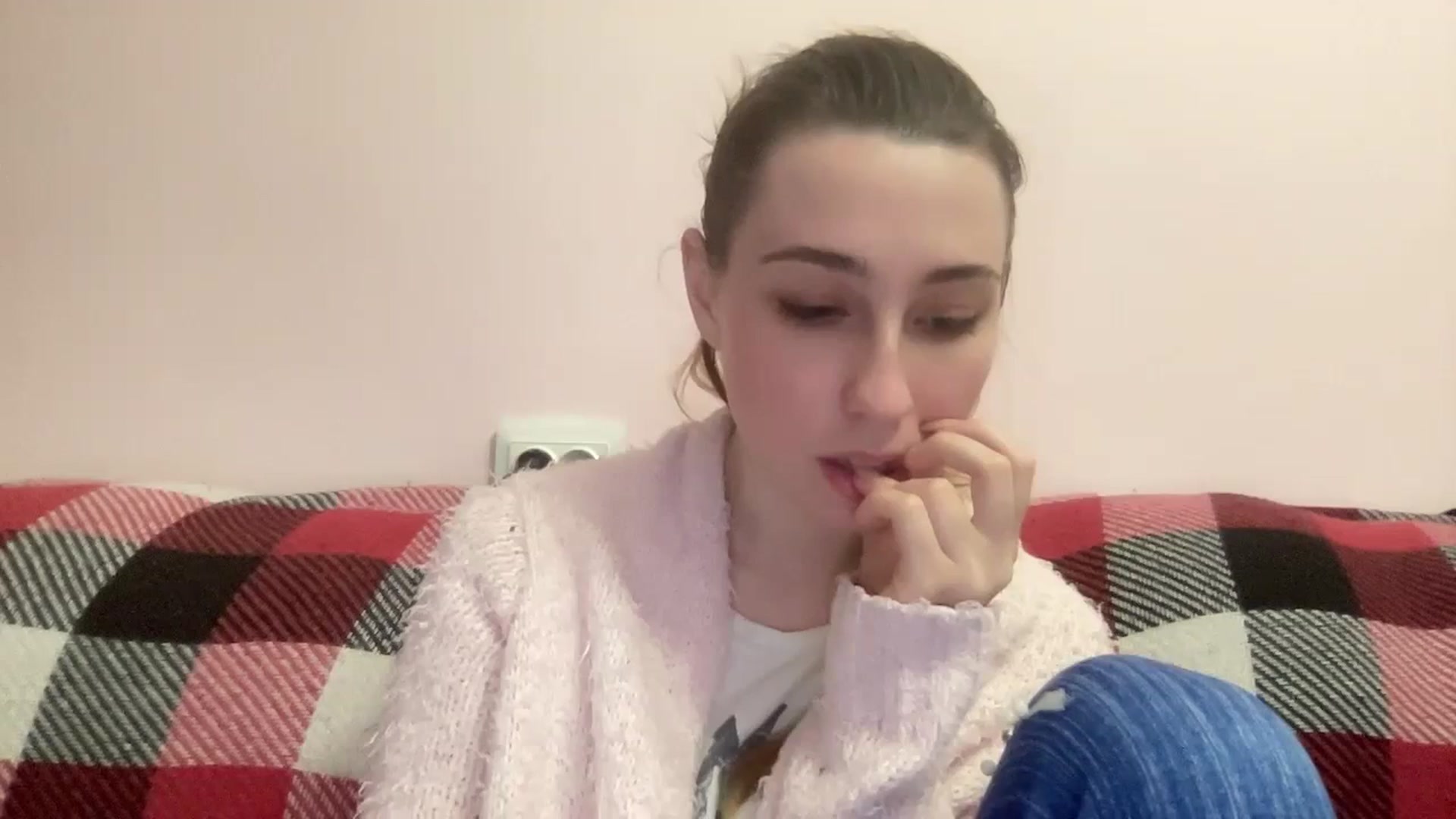 Gallery image thumbnail from Just_I's myfreecams stream on, 01/28/2024, 22:45 image 18 of 20