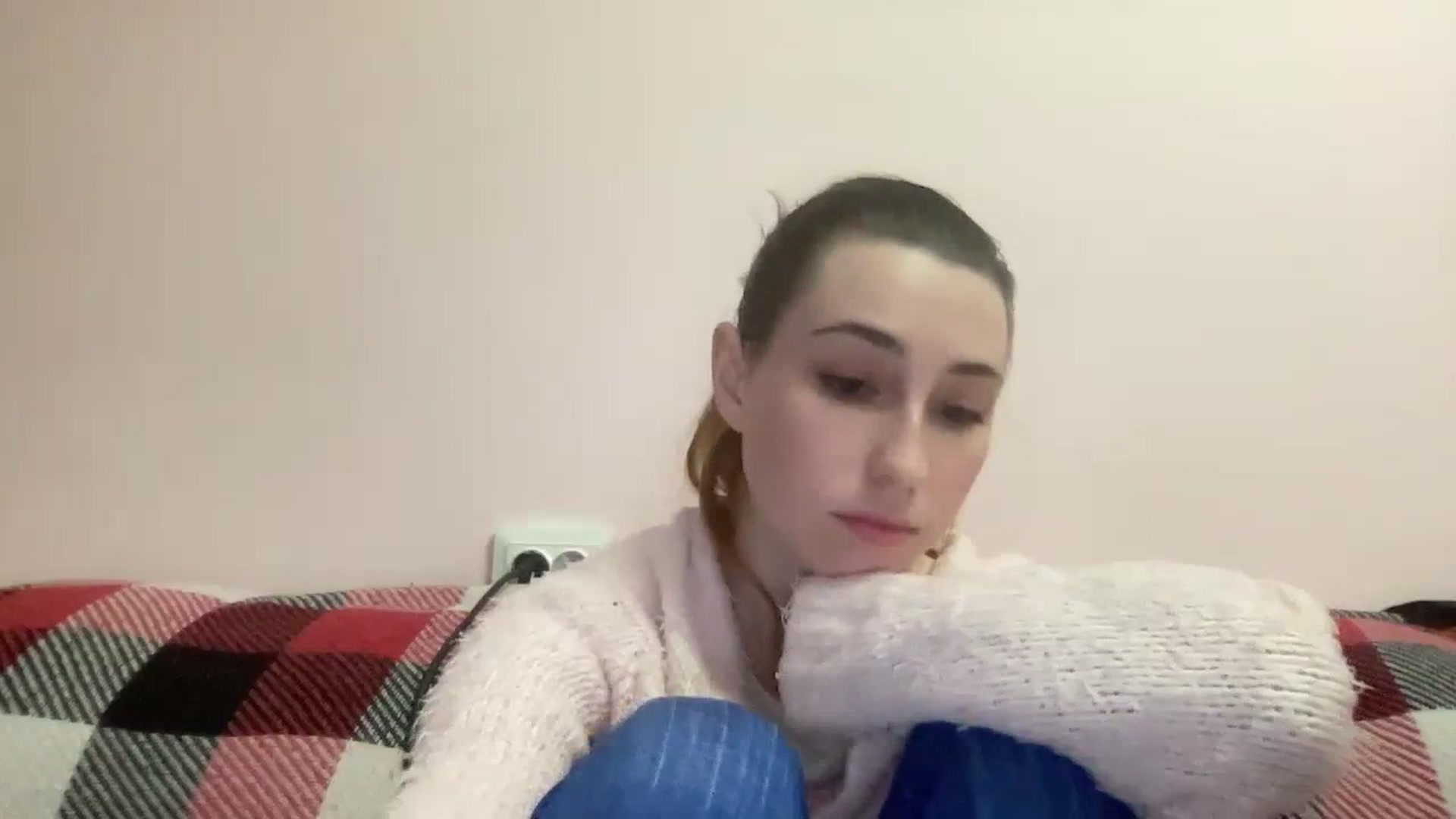 Gallery image thumbnail from Just_I's myfreecams stream on, 01/29/2024, 24:01 image 12 of 20