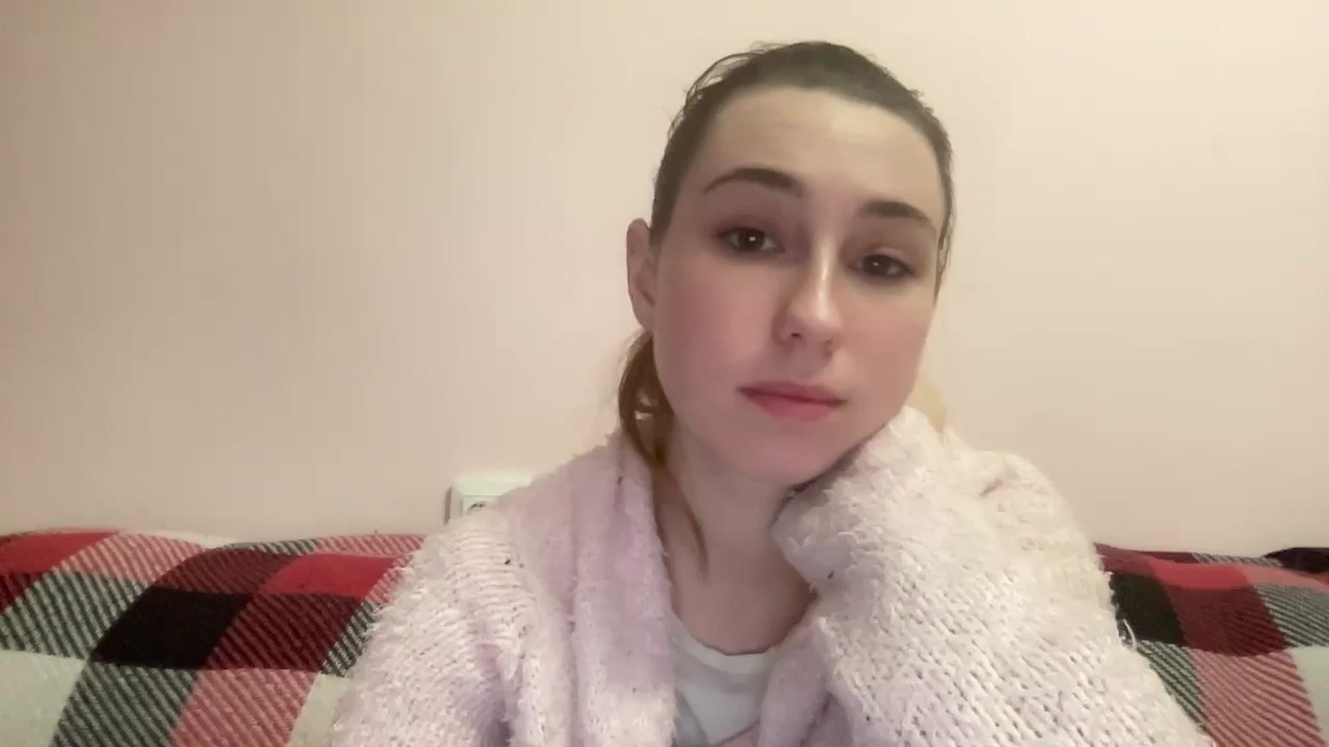 Gallery image thumbnail from Just_I's myfreecams stream on, 01/29/2024, 24:01 image 10 of 20