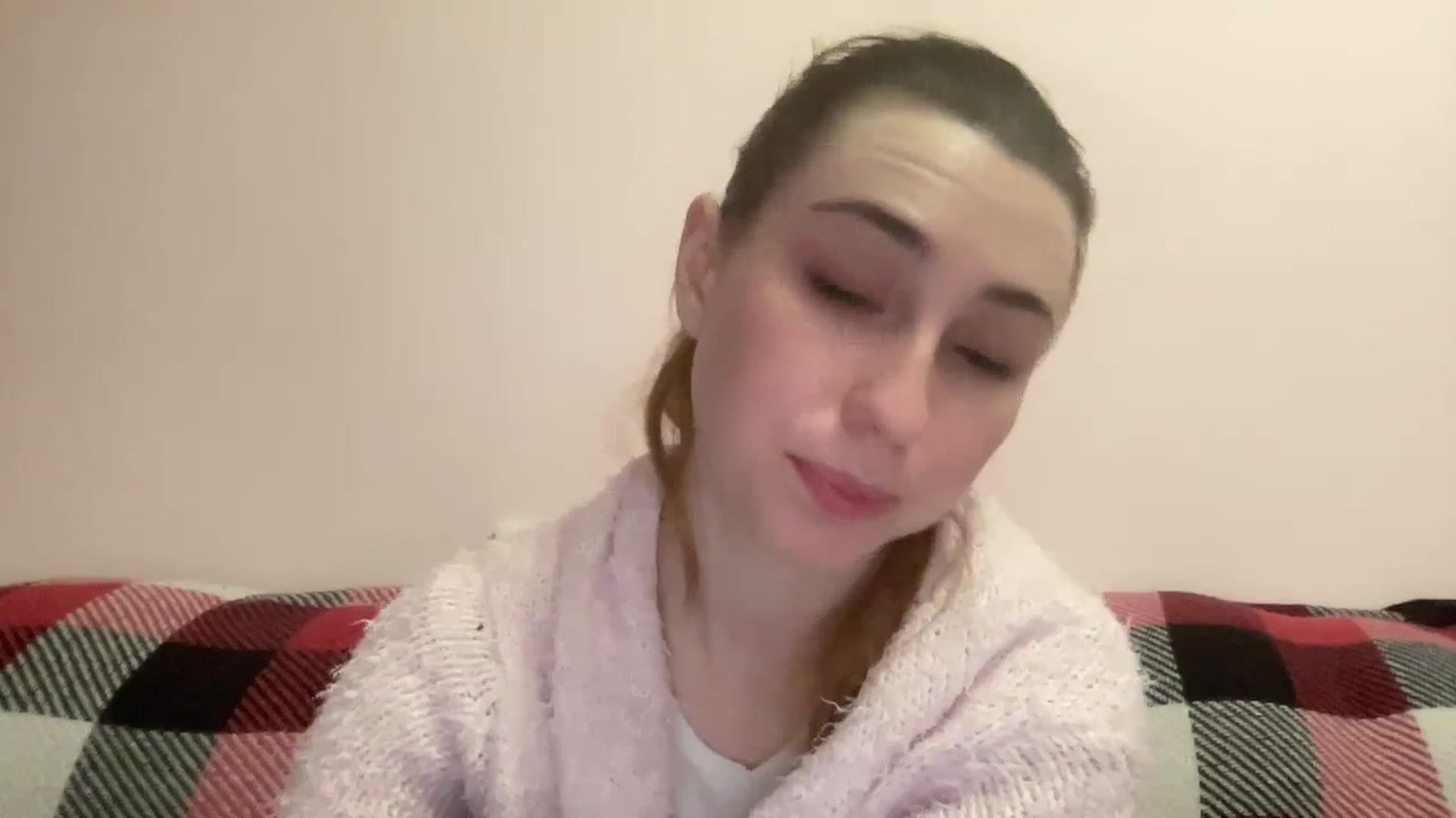 Gallery image thumbnail from Just_I's myfreecams stream on, 01/29/2024, 24:01 image 8 of 20