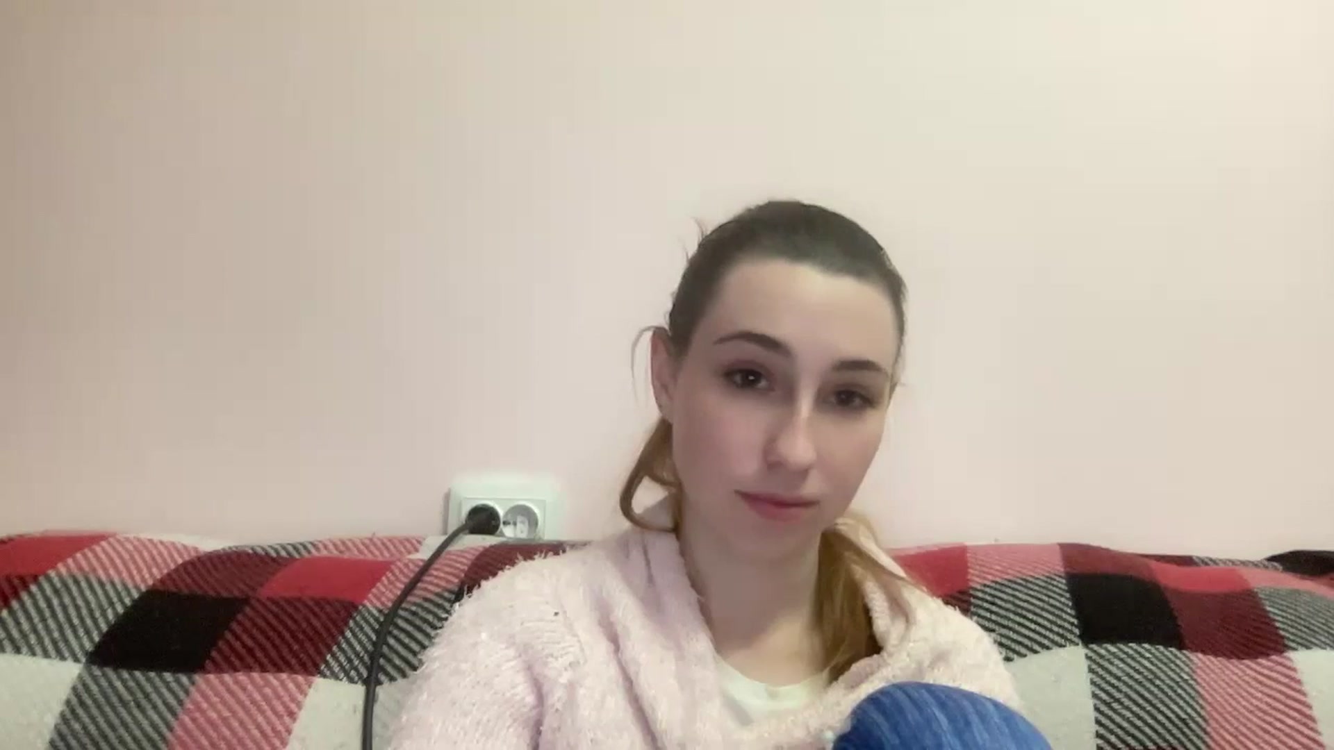 Gallery image thumbnail from Just_I's myfreecams stream on, 01/29/2024, 24:01 image 18 of 20
