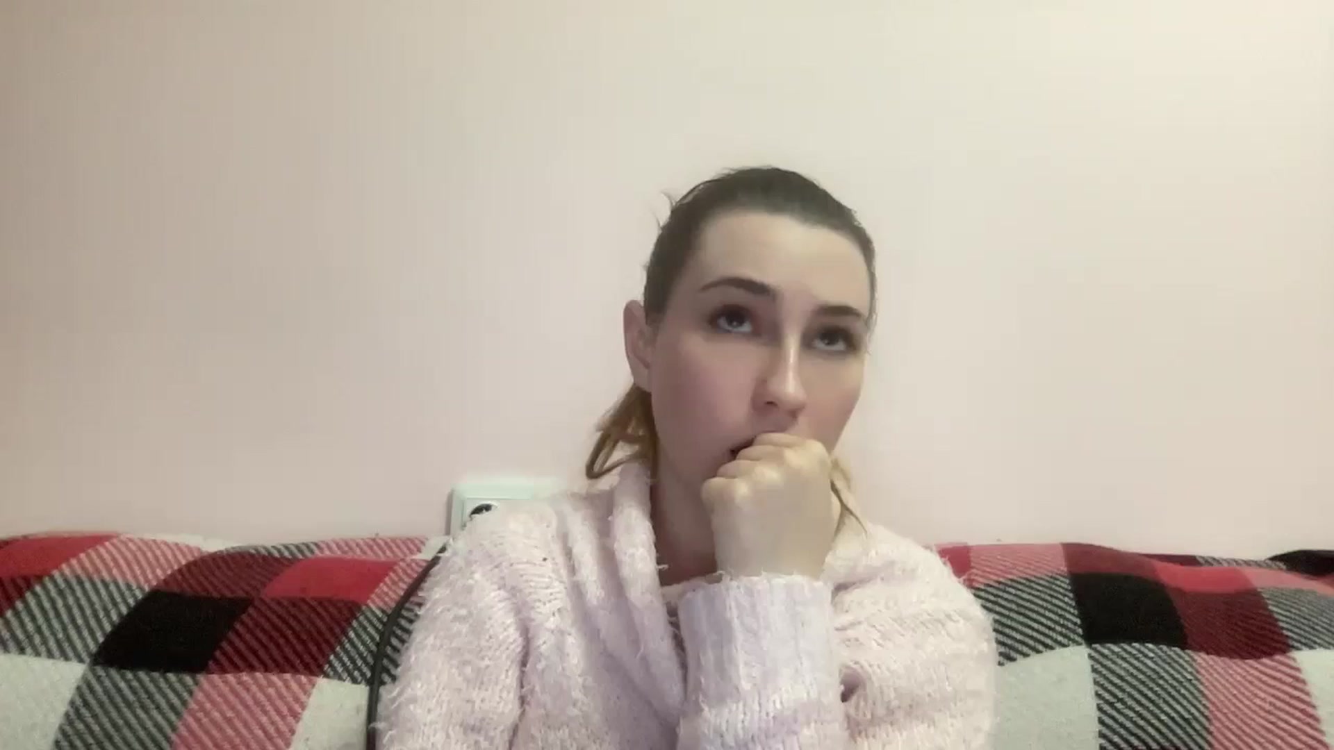 Gallery image thumbnail from Just_I's myfreecams stream on, 01/29/2024, 24:01 image 13 of 20