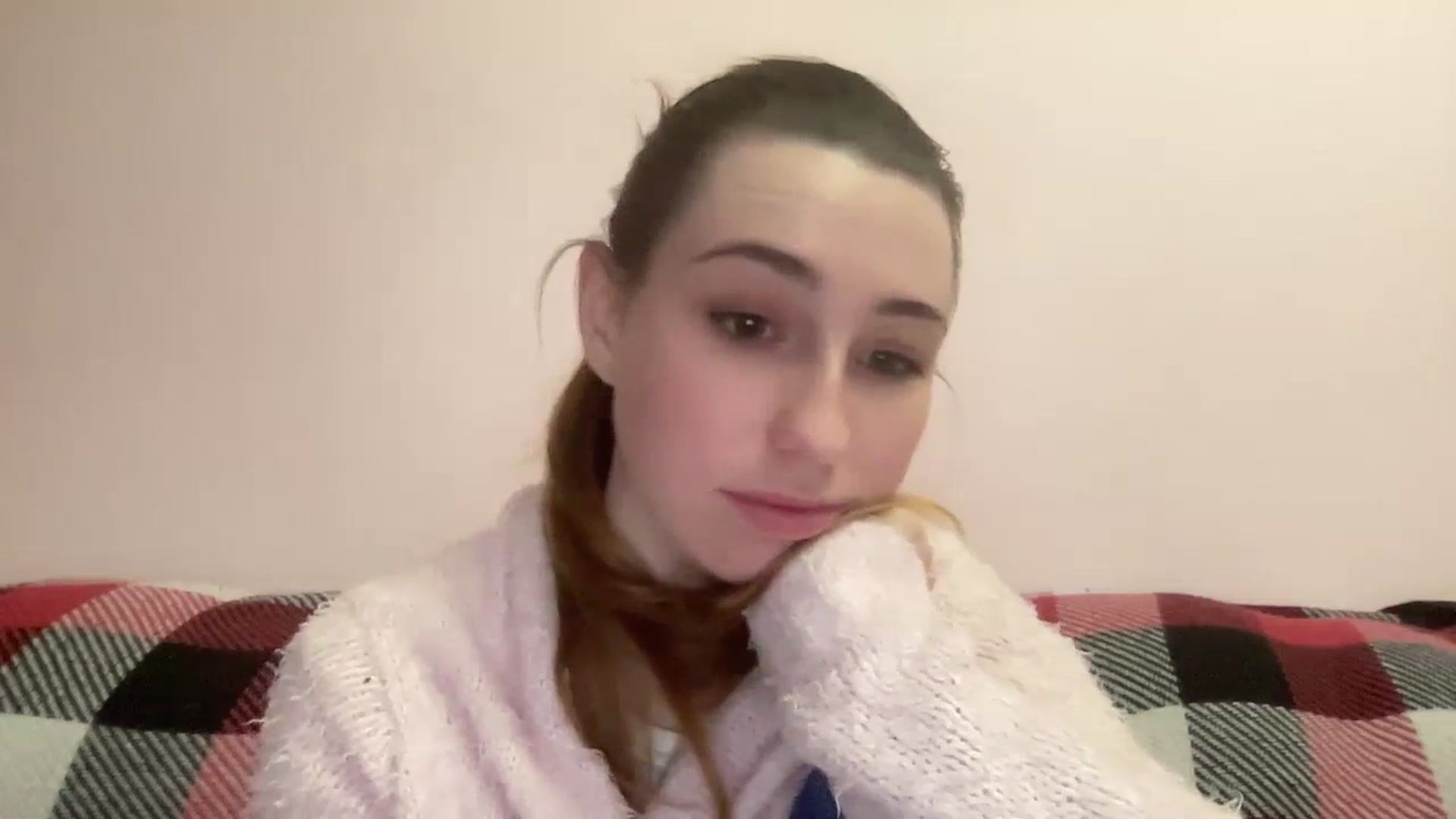 Gallery image thumbnail from Just_I's myfreecams stream on, 01/29/2024, 24:01 image 20 of 20