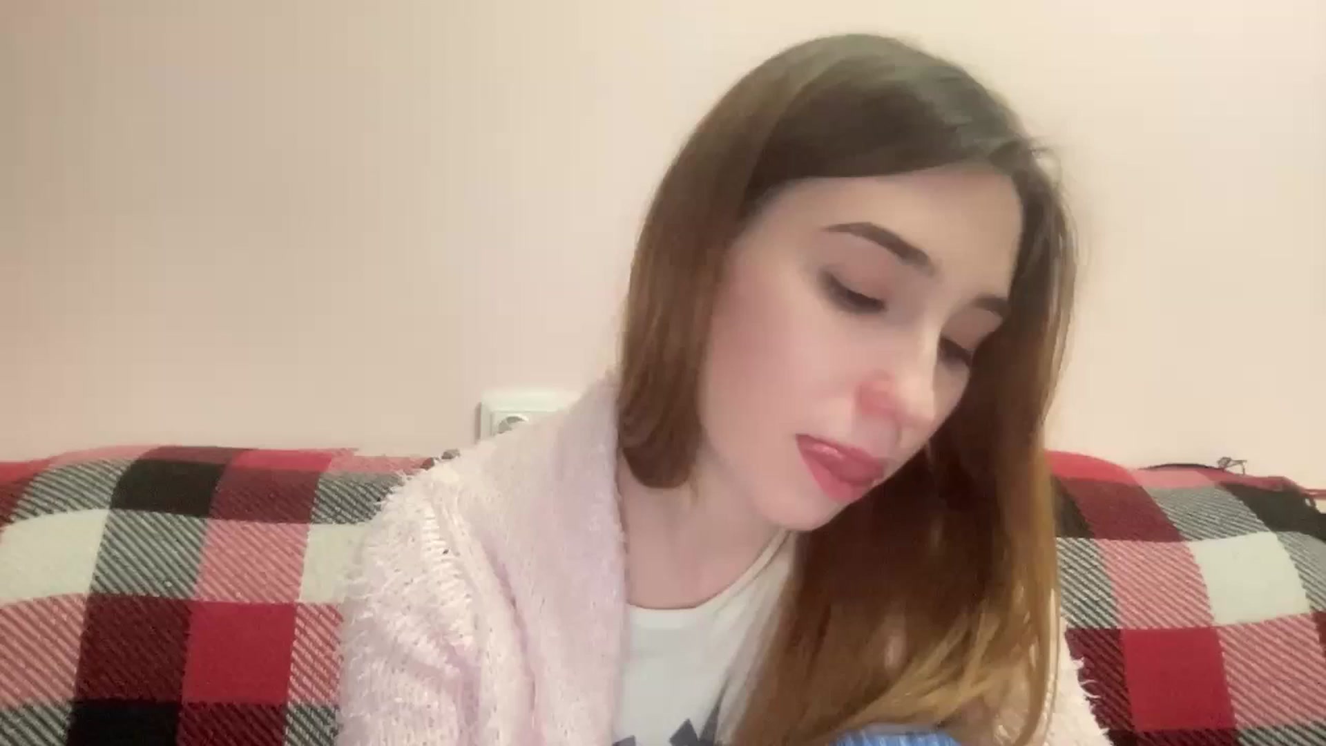 Gallery image thumbnail from Just_I's myfreecams stream on, 01/29/2024, 21:25 image 8 of 20