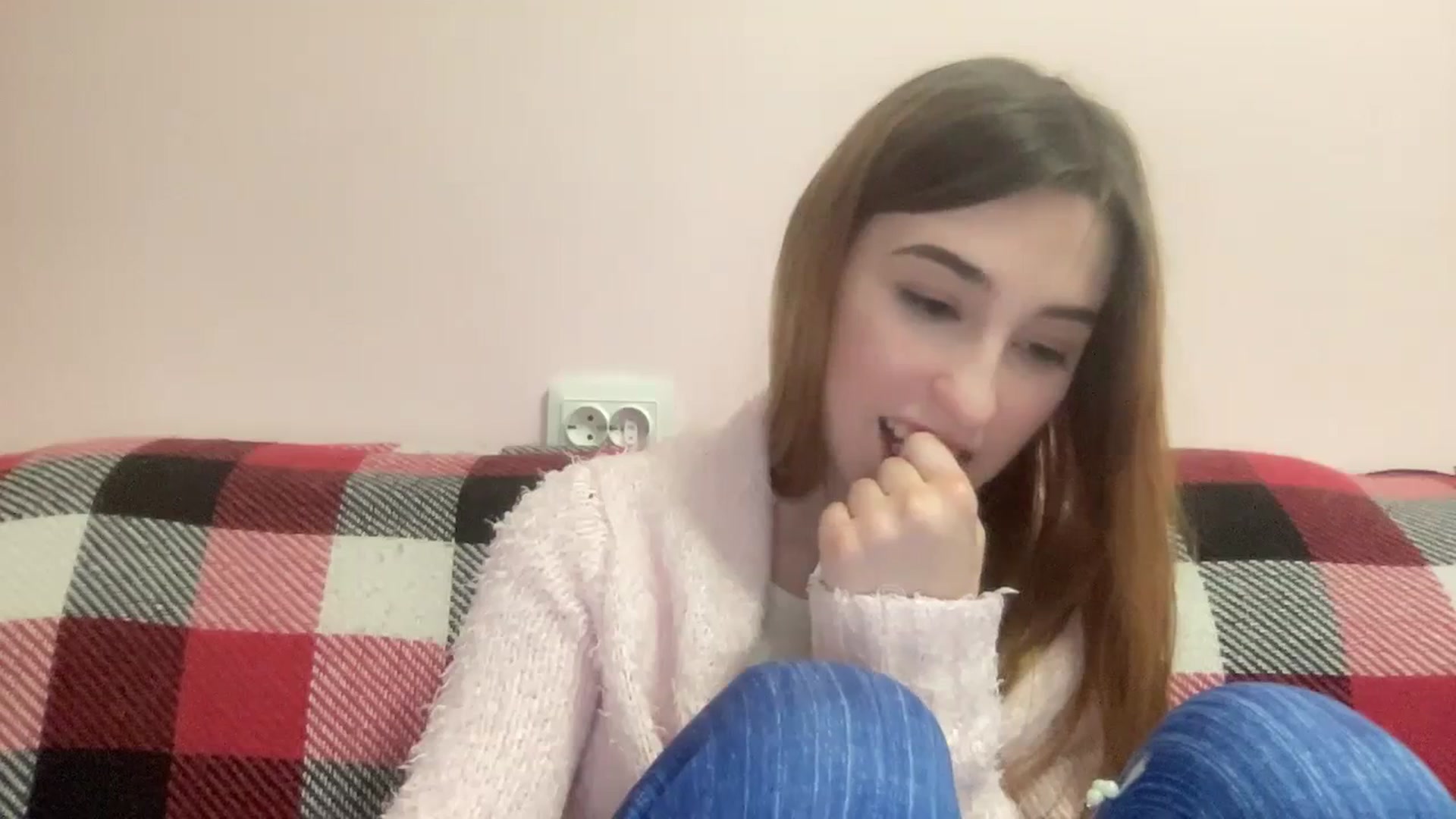 Gallery image thumbnail from Just_I's myfreecams stream on, 01/29/2024, 21:25 image 13 of 20