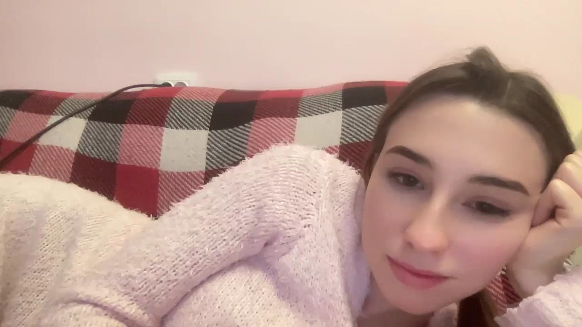 Gallery image thumbnail from Just_I's myfreecams stream on, 01/30/2024, 02:25 image 10 of 20