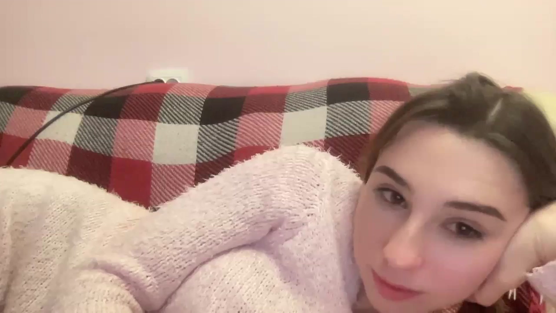 Gallery image thumbnail from Just_I's myfreecams stream on, 01/30/2024, 02:25 image 20 of 20