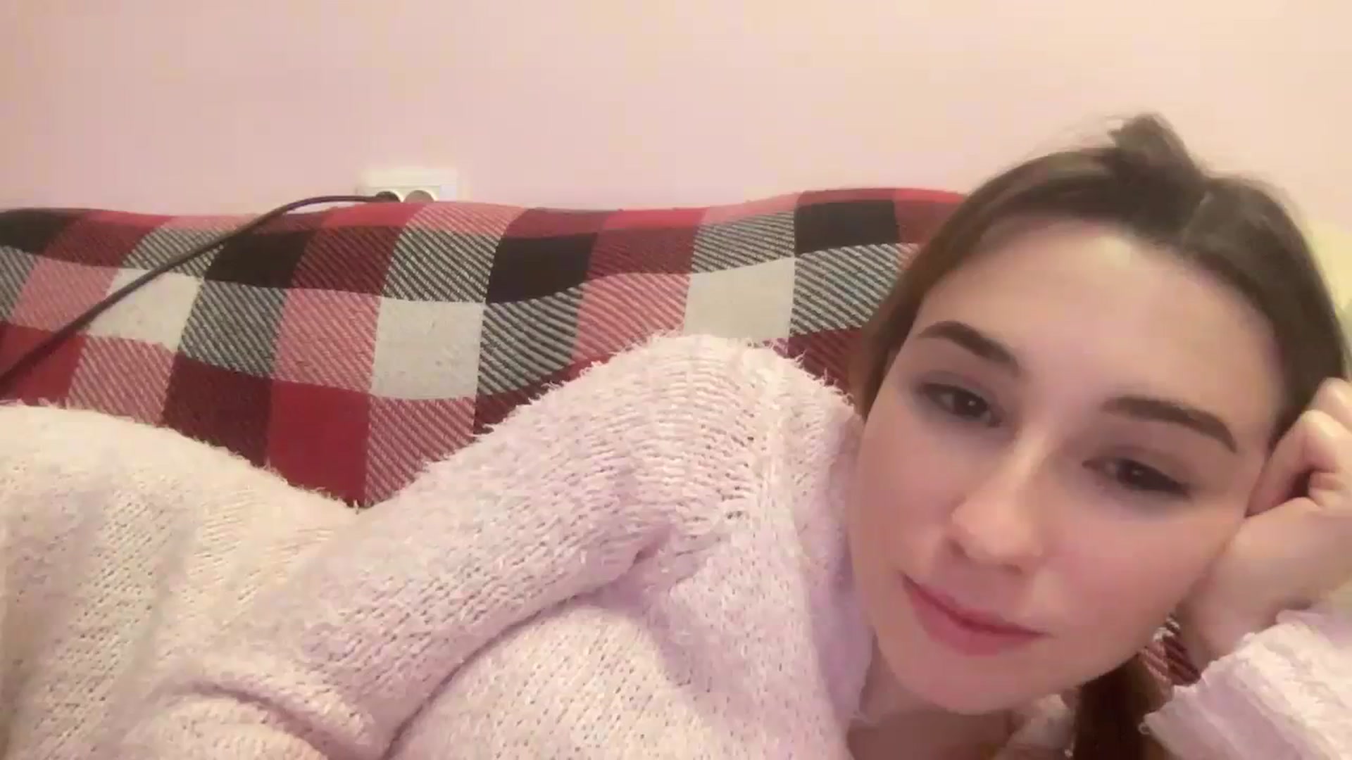 Gallery image thumbnail from Just_I's myfreecams stream on, 01/30/2024, 02:25 image 16 of 20