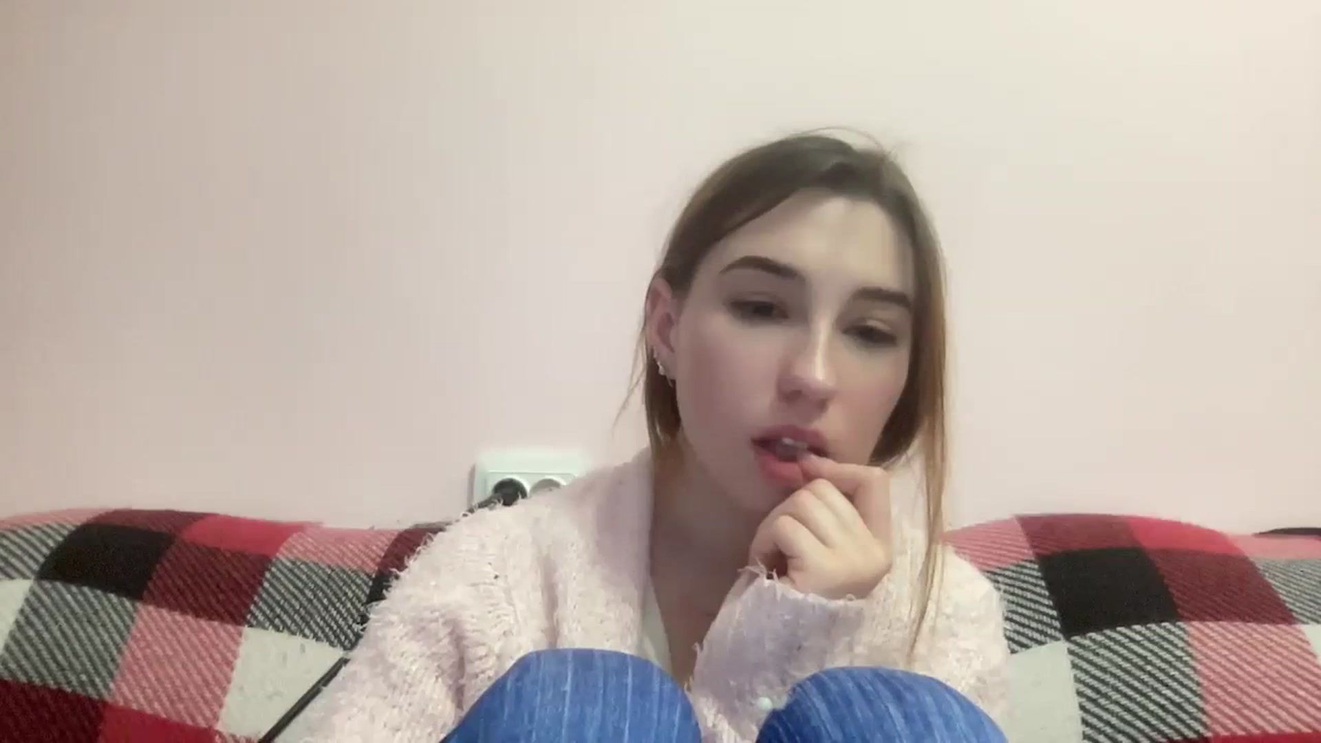 Gallery image thumbnail from Just_I's myfreecams stream on, 01/30/2024, 05:38 image 13 of 20