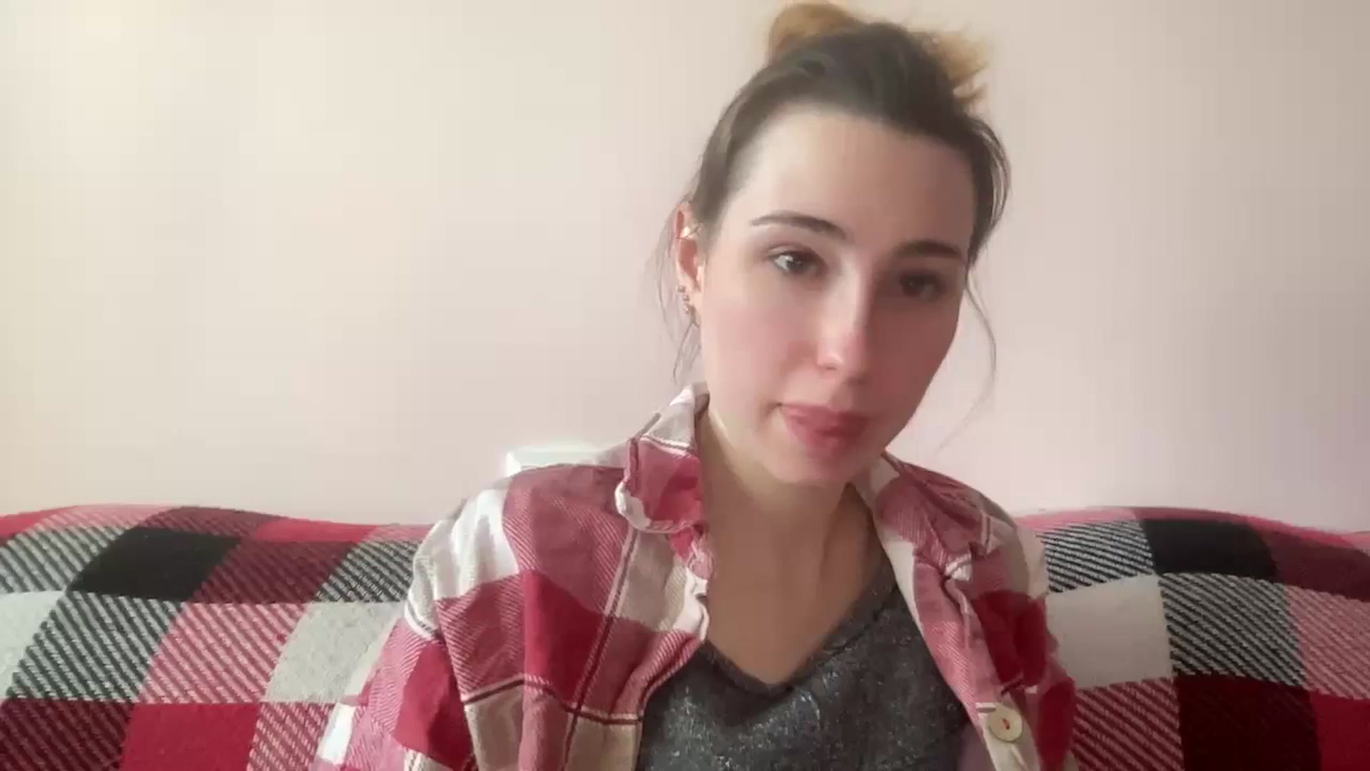 Gallery image thumbnail from Just_I's myfreecams stream on, 01/30/2024, 12:28 image 20 of 20