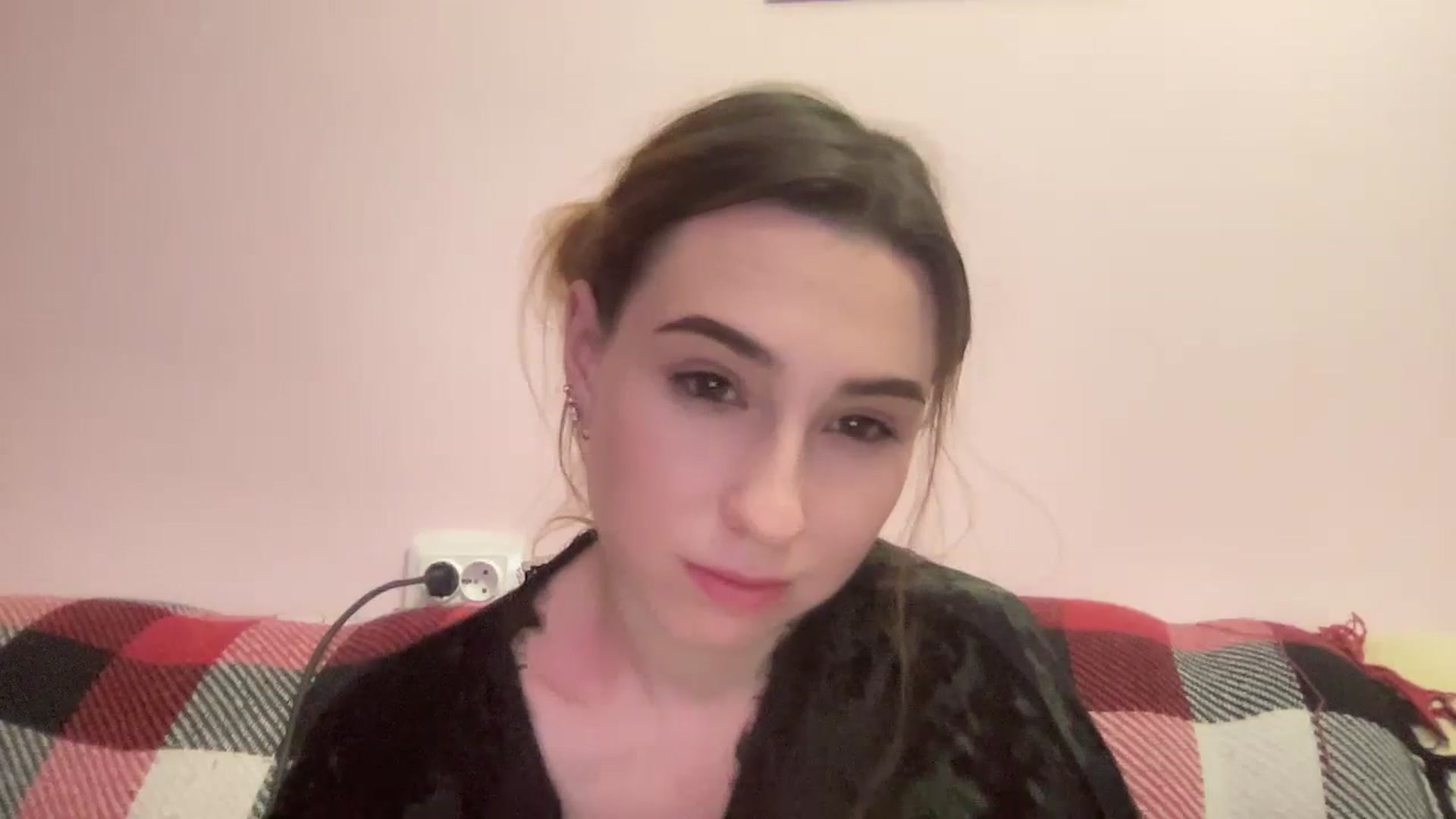 Gallery image thumbnail from Just_I's myfreecams stream on, 02/07/2024, 24:27 image 19 of 20