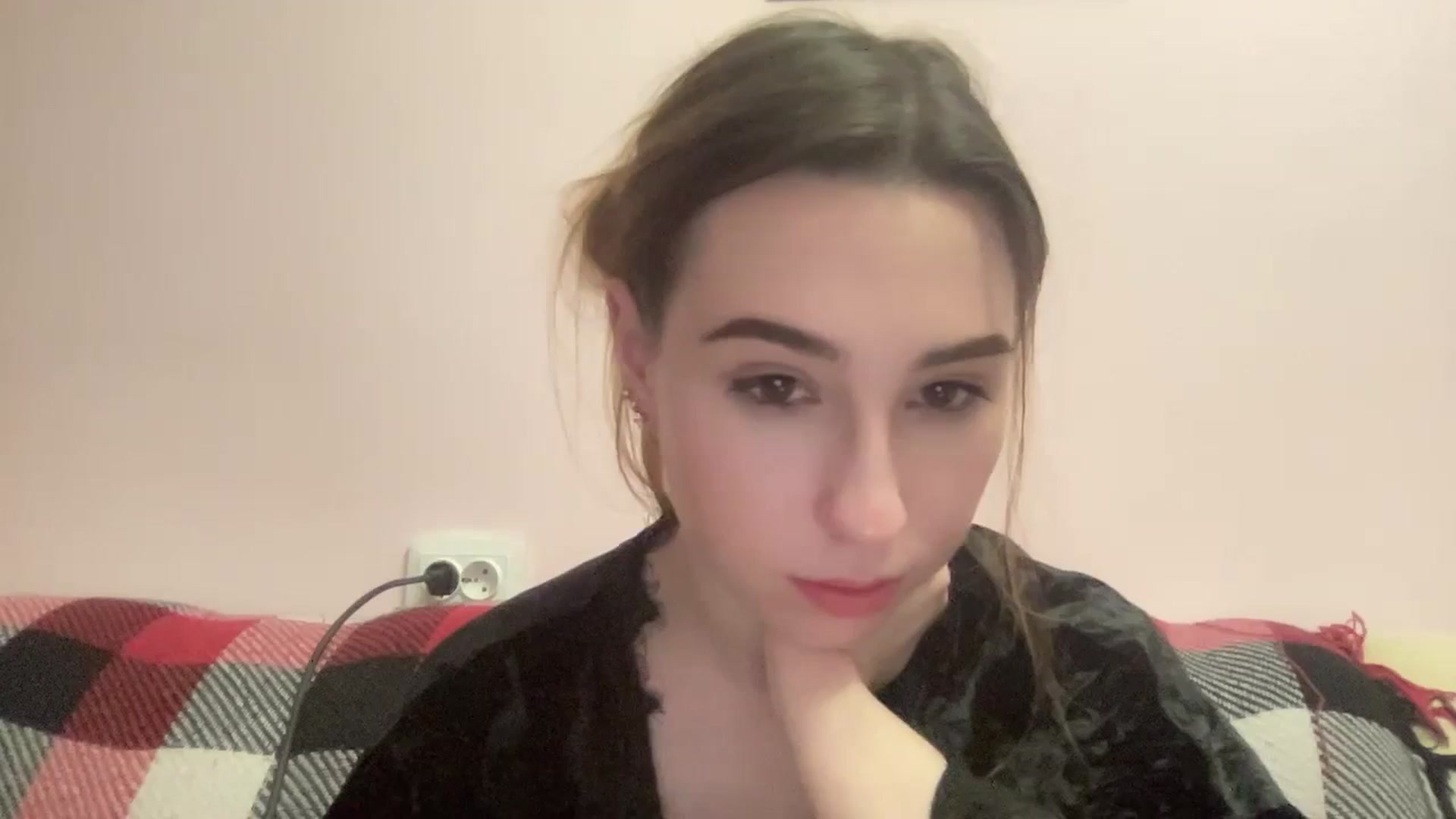 Gallery image thumbnail from Just_I's myfreecams stream on, 02/07/2024, 24:27 image 7 of 20
