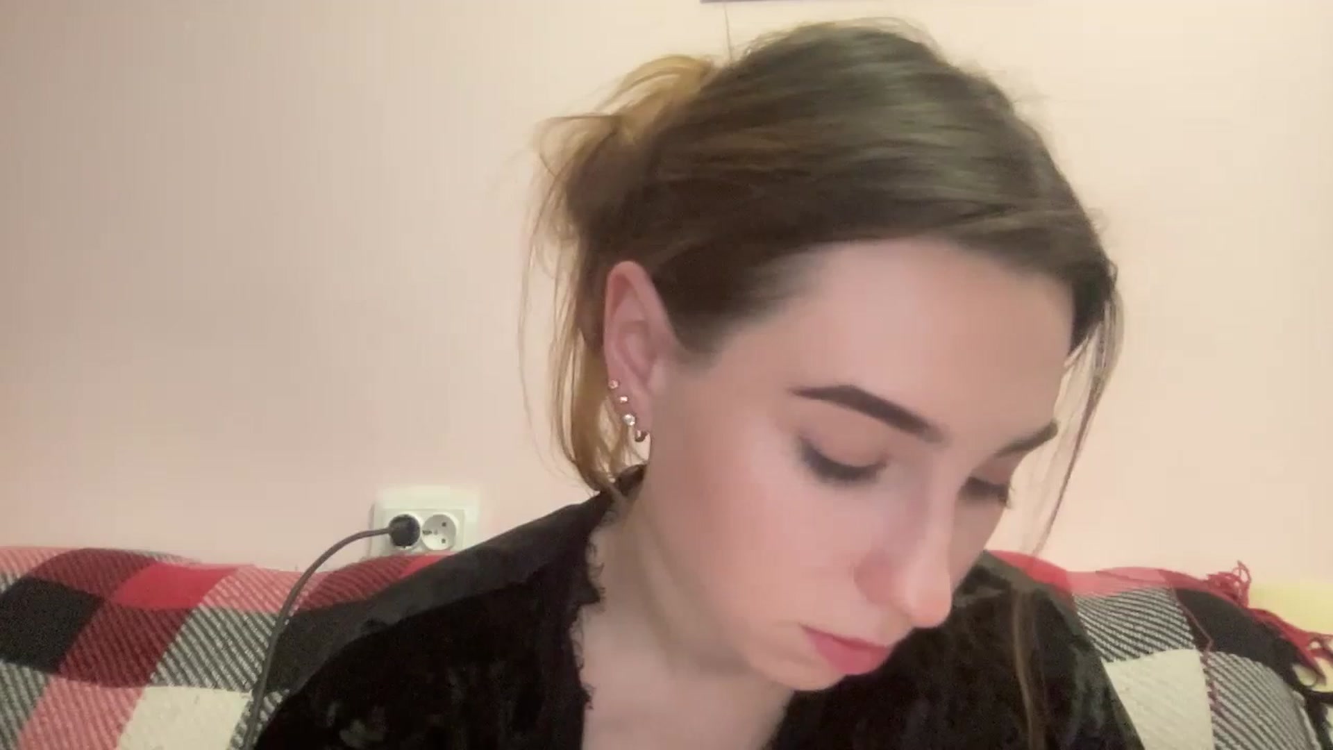Gallery image thumbnail from Just_I's myfreecams stream on, 02/07/2024, 24:17 image 3 of 20