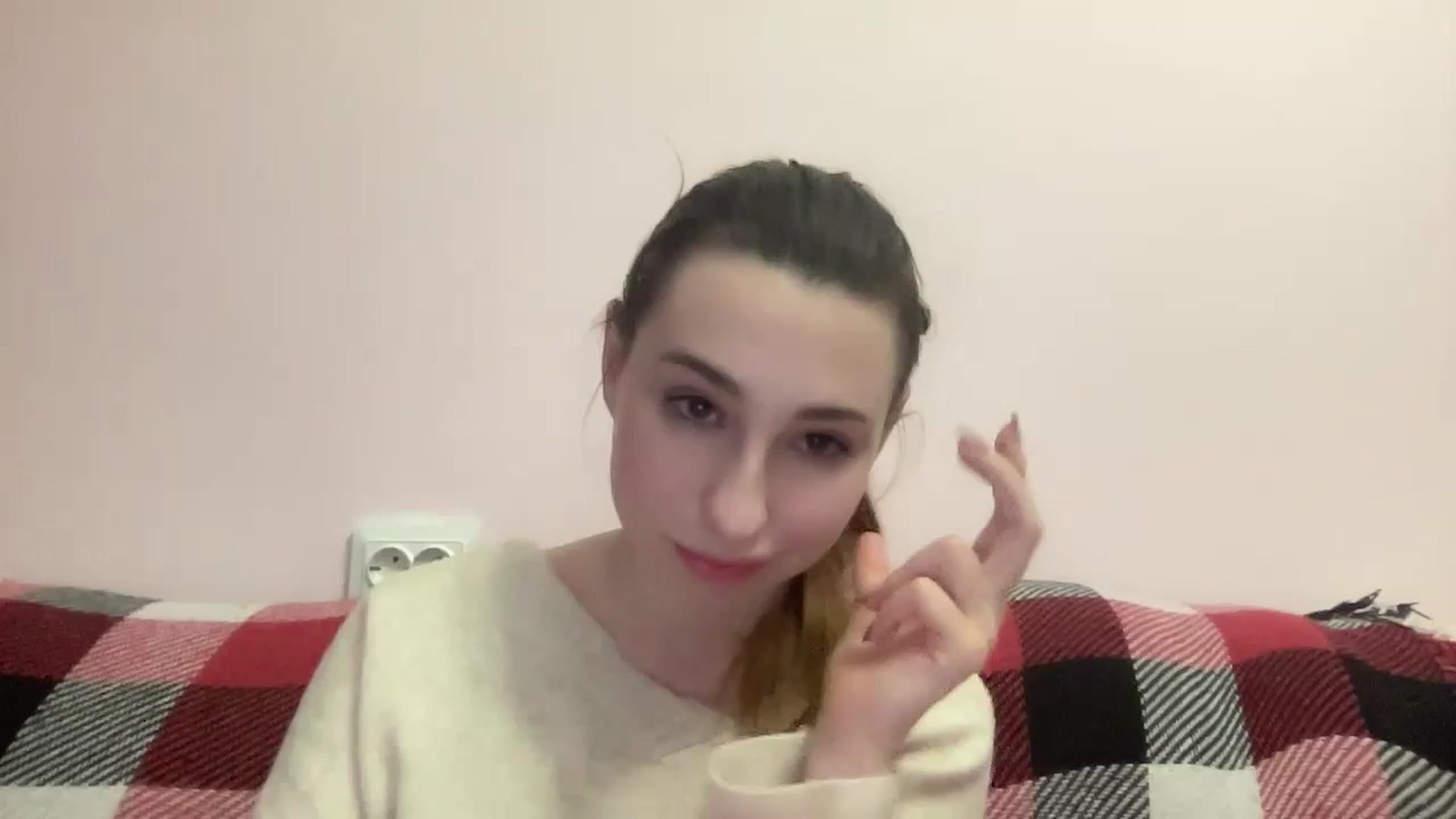 Gallery image thumbnail from Just_I's myfreecams stream on, 02/13/2024, 23:47 image 17 of 20