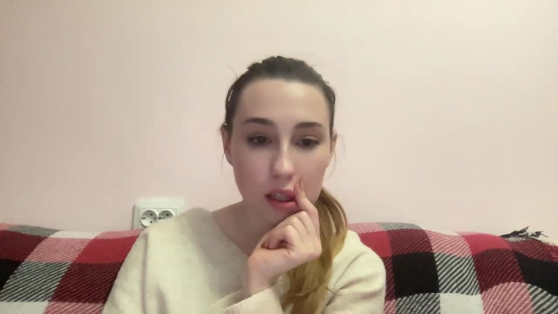 Gallery image thumbnail from Just_I's myfreecams stream on, 02/13/2024, 23:47 image 14 of 20