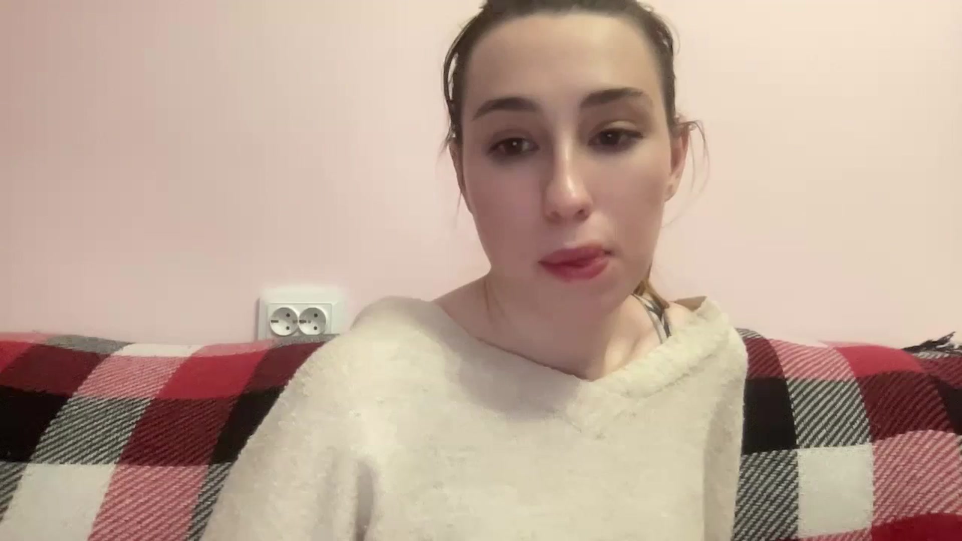 Gallery image thumbnail from Just_I's myfreecams stream on, 02/13/2024, 23:47 image 3 of 20