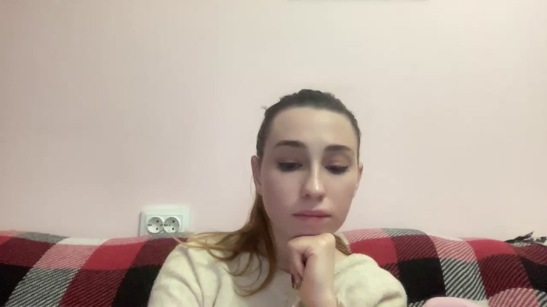 Gallery image thumbnail from Just_I's myfreecams stream on, 02/14/2024, 24:09 image 10 of 20