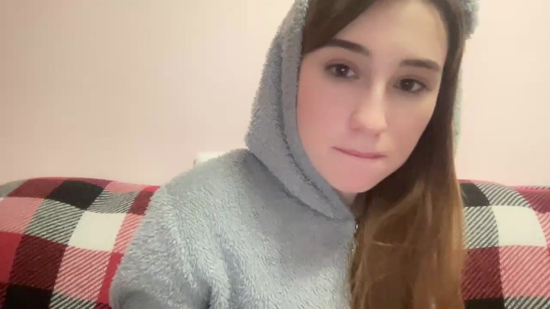 Gallery image thumbnail from Just_I's myfreecams stream on, 02/17/2024, 03:23 image 18 of 20
