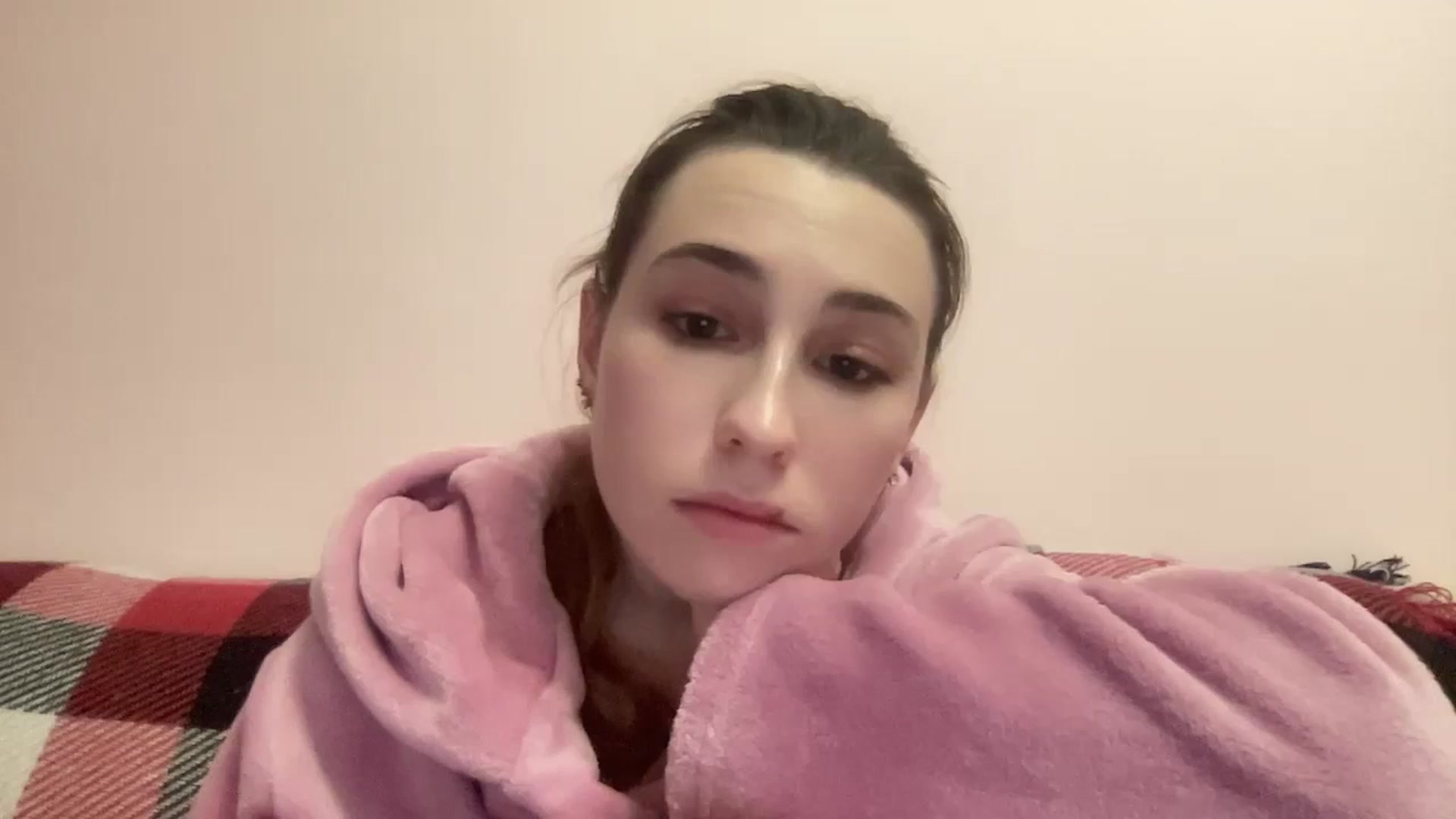 Gallery image thumbnail from Just_I's myfreecams stream on, 02/18/2024, 24:15 image 9 of 20