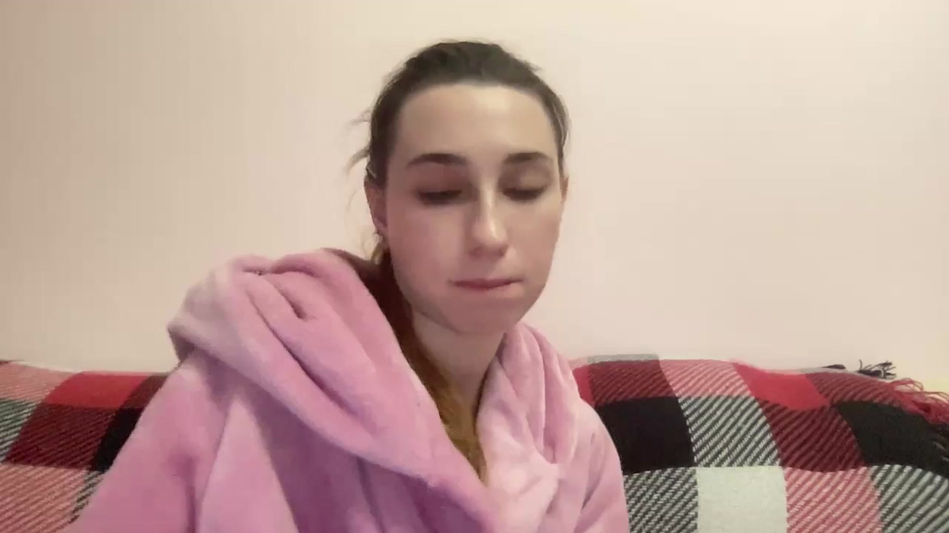 Gallery image thumbnail from Just_I's myfreecams stream on, 02/18/2024, 24:15 image 12 of 20