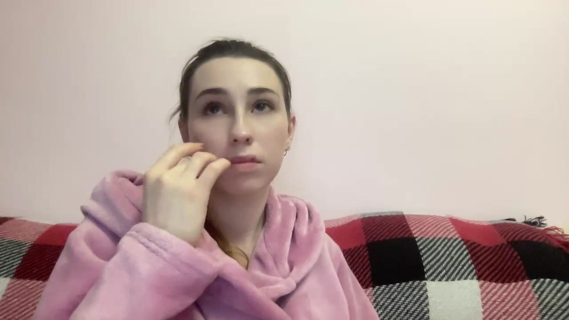 Gallery image thumbnail from Just_I's myfreecams stream on, 02/18/2024, 24:15 image 10 of 20