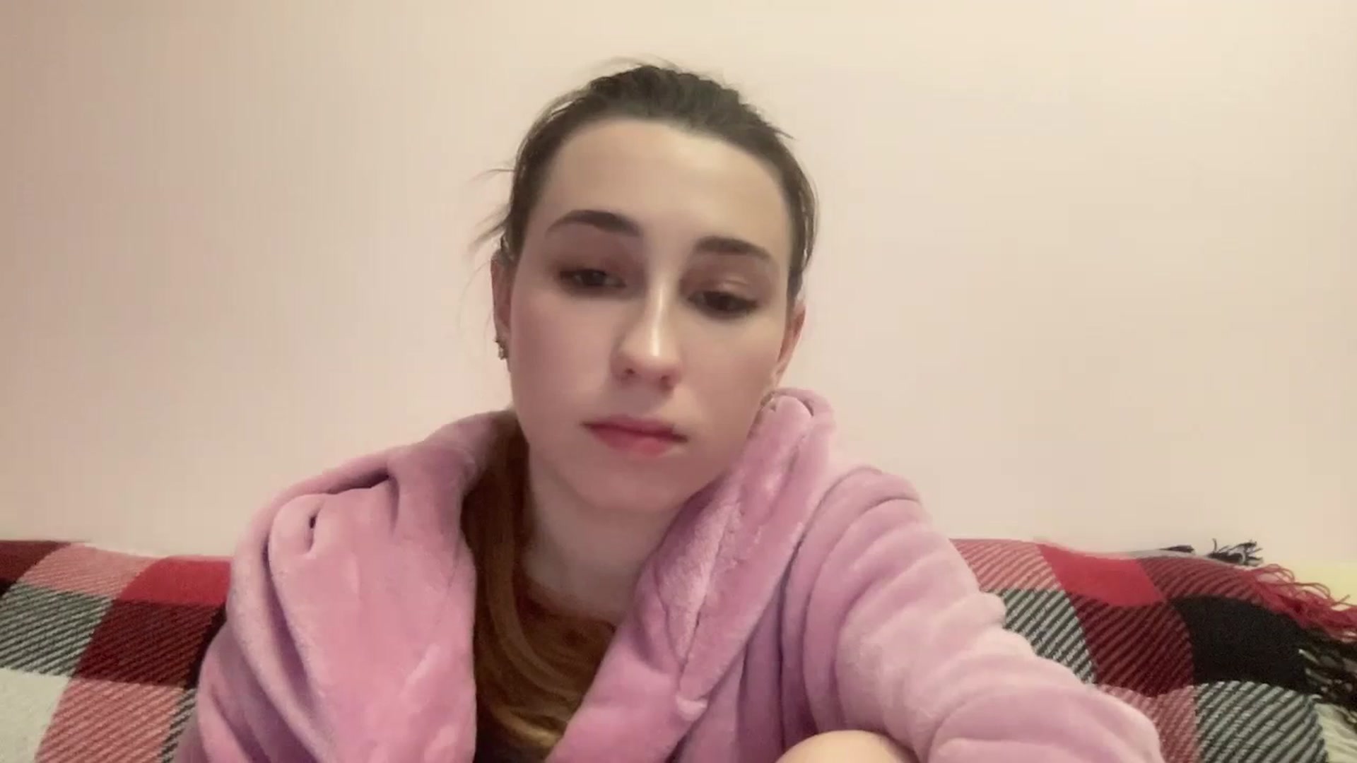 Gallery image thumbnail from Just_I's myfreecams stream on, 02/18/2024, 24:15 image 14 of 20