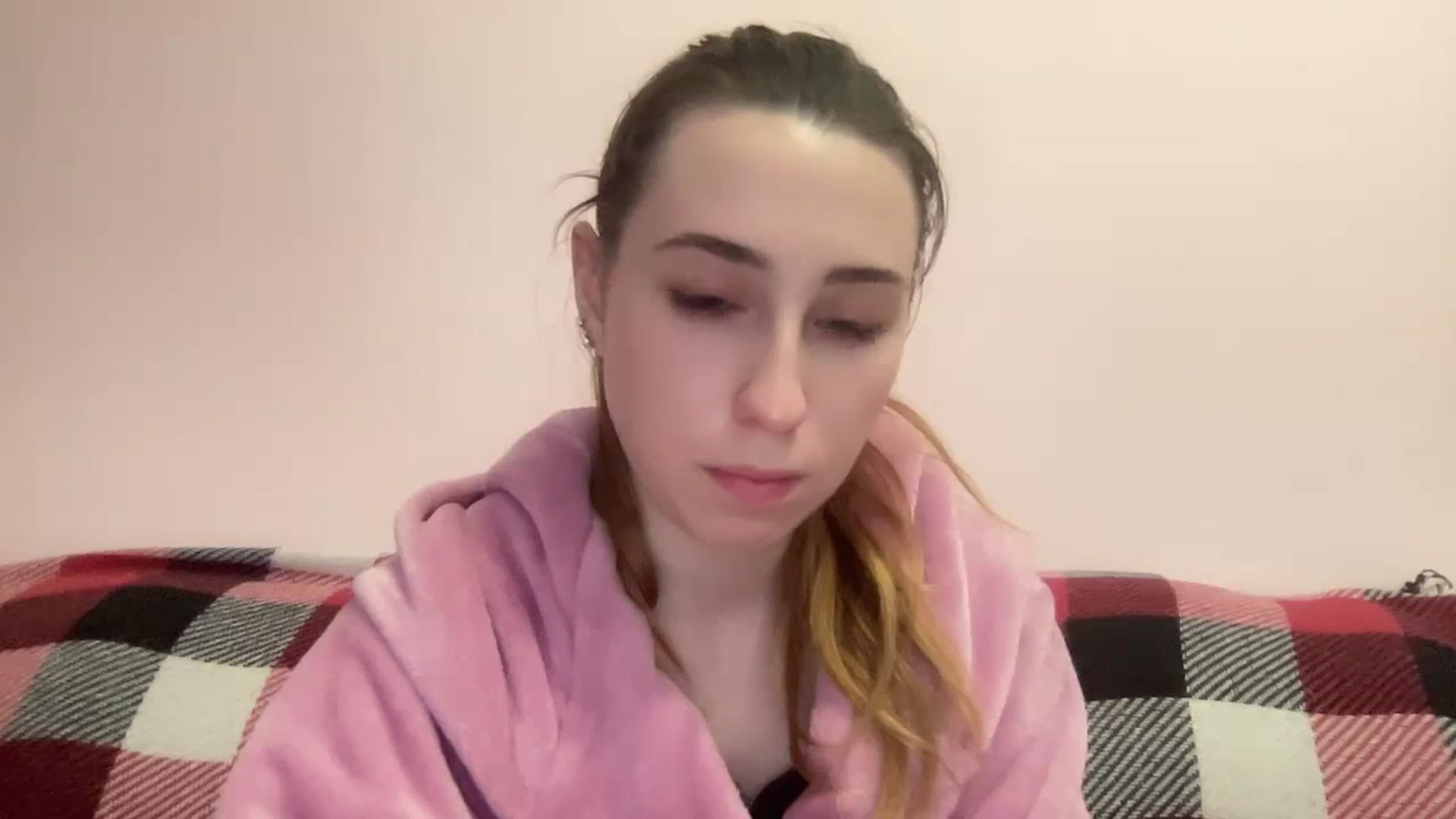 Gallery image thumbnail from Just_I's myfreecams stream on, 02/18/2024, 01:30 image 9 of 20