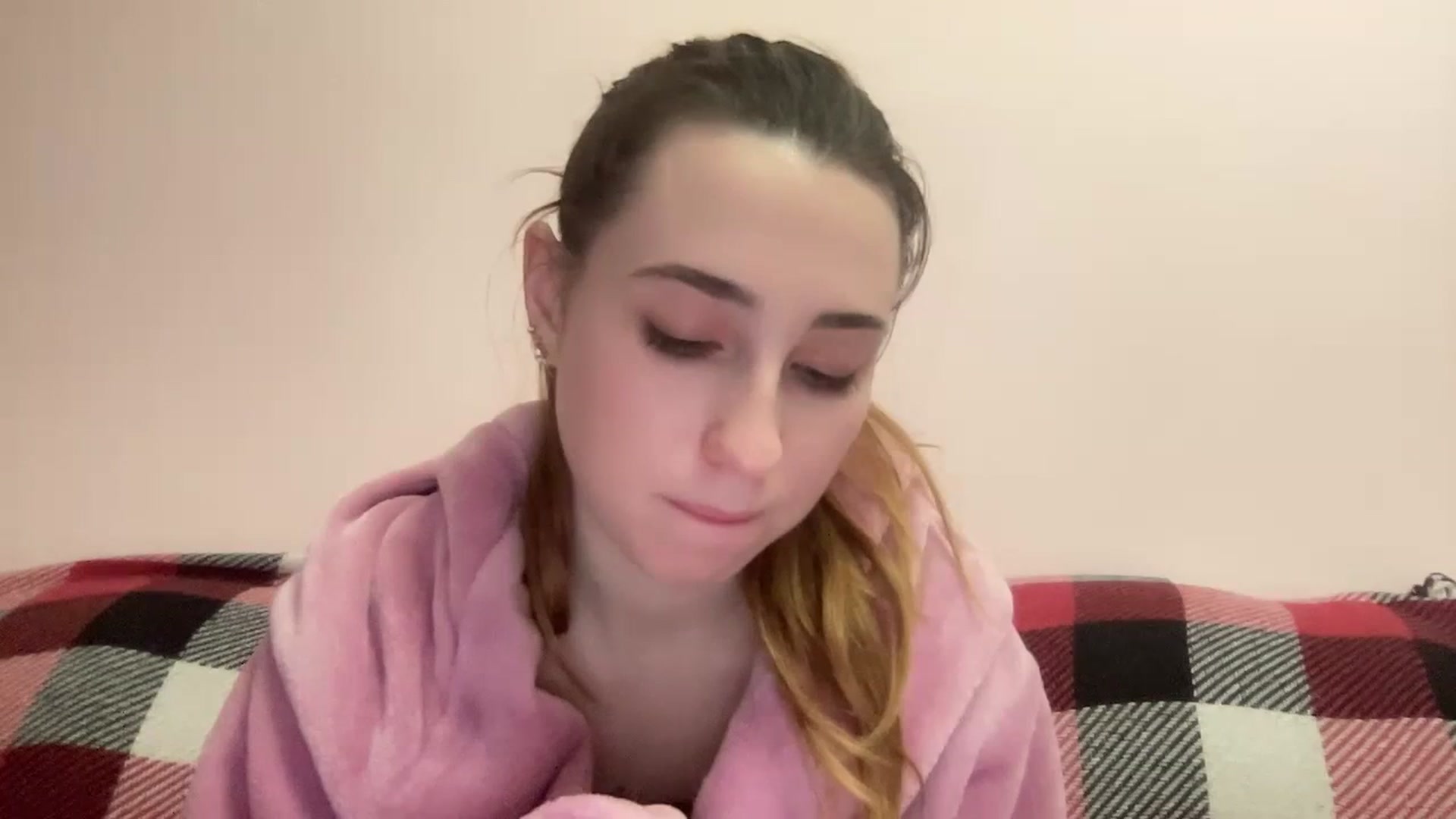 Gallery image thumbnail from Just_I's myfreecams stream on, 02/18/2024, 01:30 image 2 of 20