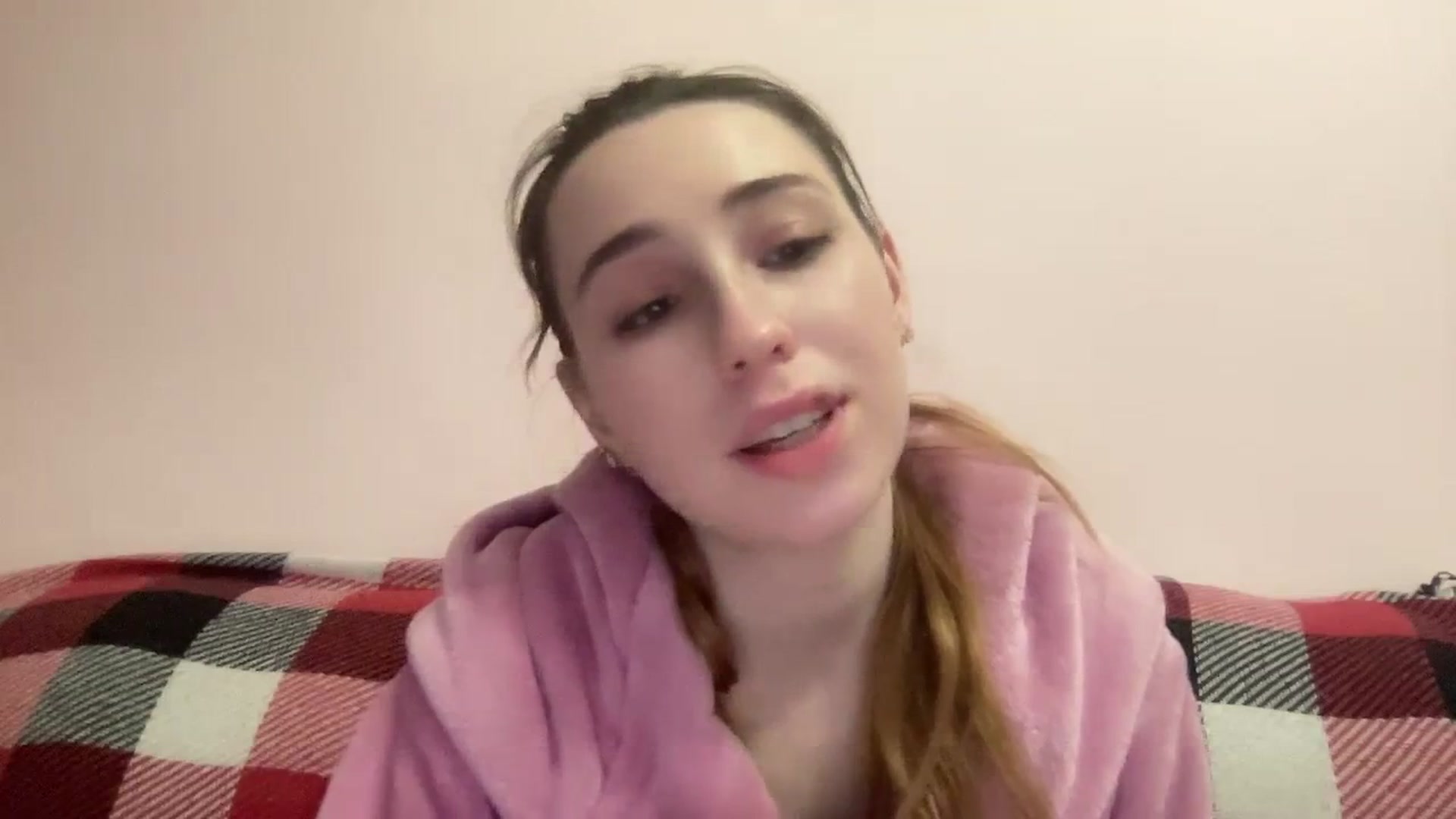 Gallery image thumbnail from Just_I's myfreecams stream on, 02/18/2024, 01:30 image 19 of 20