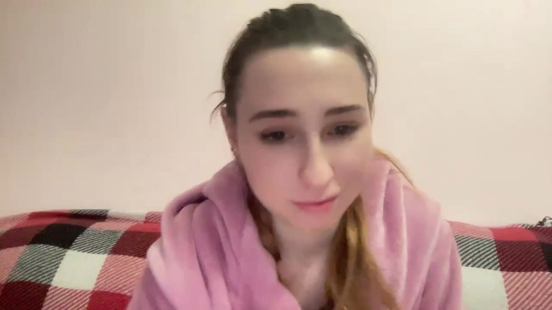 Gallery image thumbnail from Just_I's myfreecams stream on, 02/18/2024, 01:30 image 18 of 20