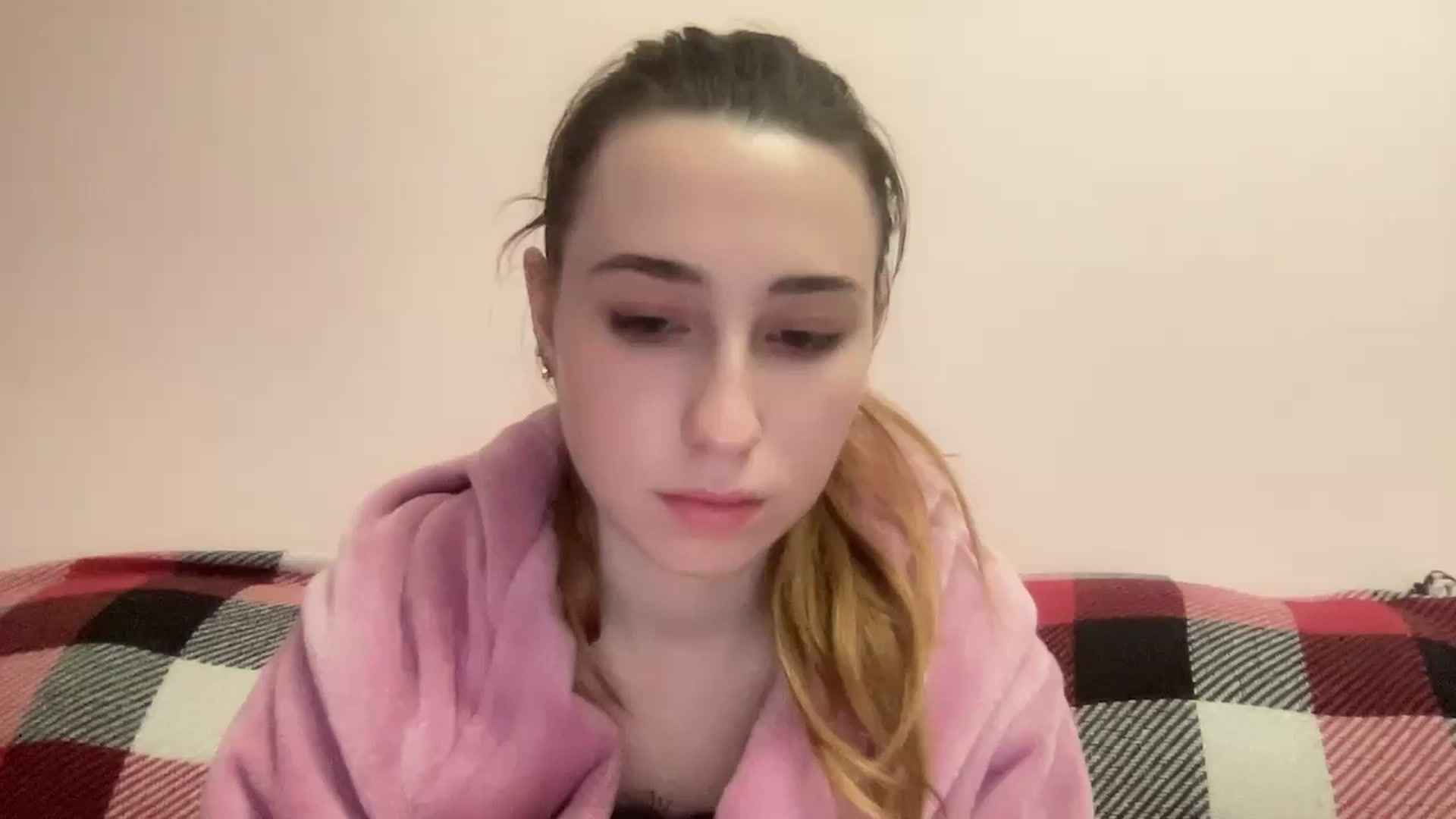 Gallery image thumbnail from Just_I's myfreecams stream on, 02/18/2024, 01:30 image 4 of 20