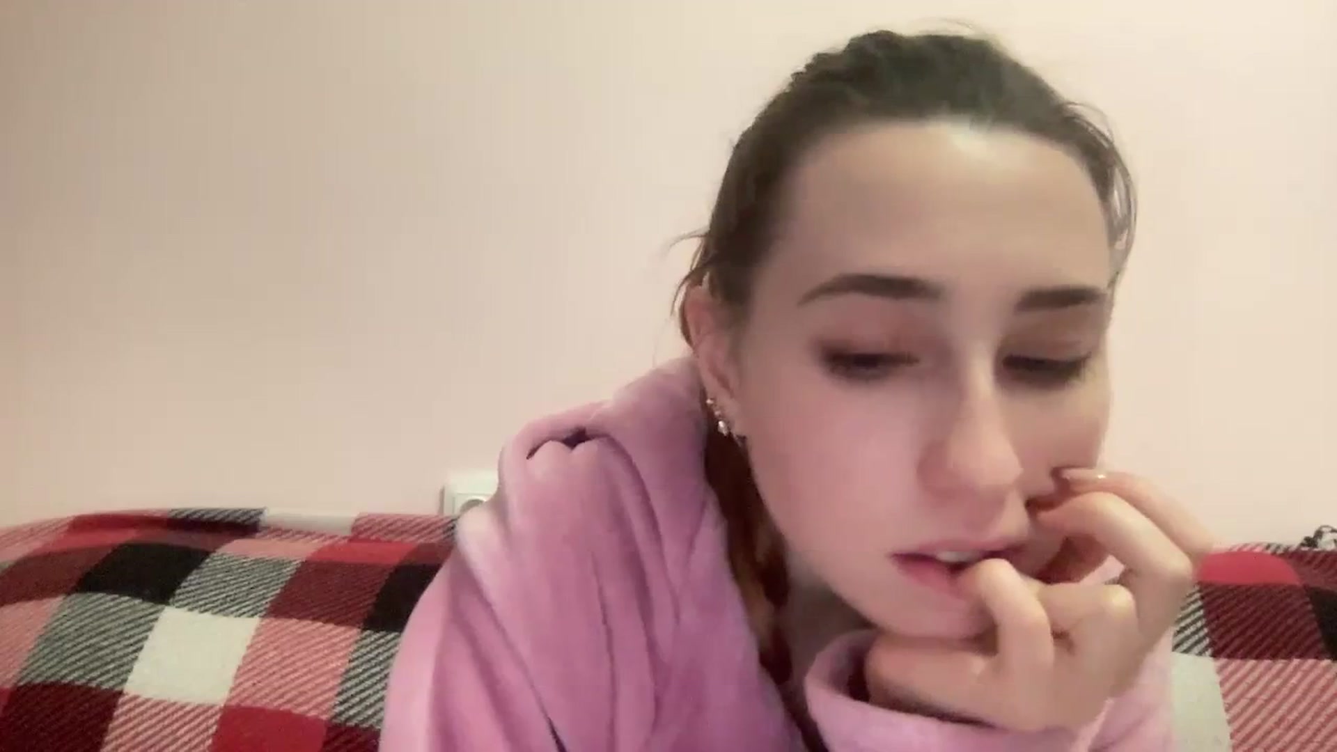 Gallery image thumbnail from Just_I's myfreecams stream on, 02/18/2024, 01:30 image 20 of 20