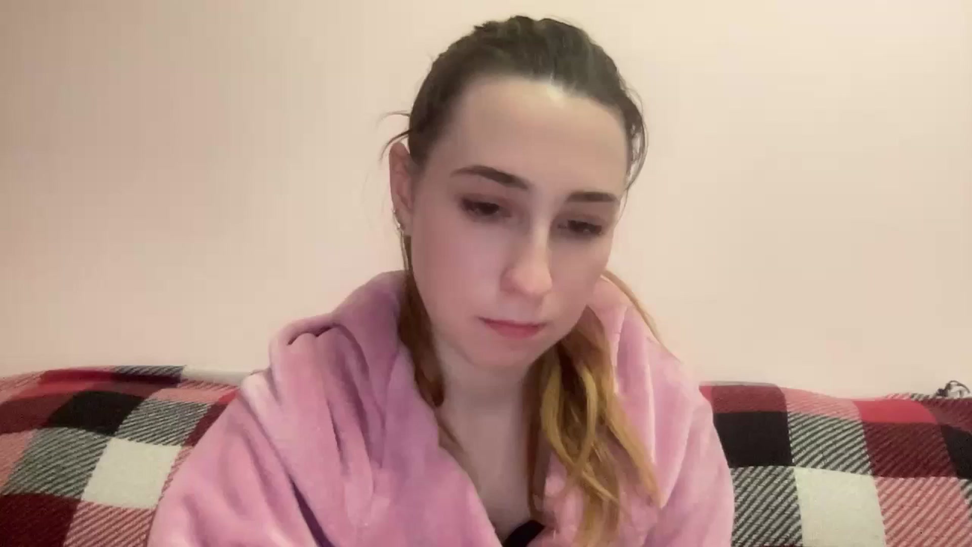 Gallery image thumbnail from Just_I's myfreecams stream on, 02/18/2024, 01:30 image 13 of 20