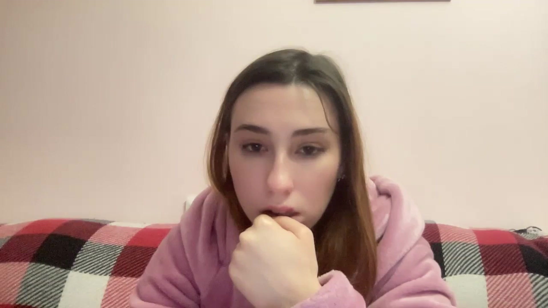 Gallery image thumbnail from Just_I's myfreecams stream on, 02/19/2024, 24:02 image 18 of 20