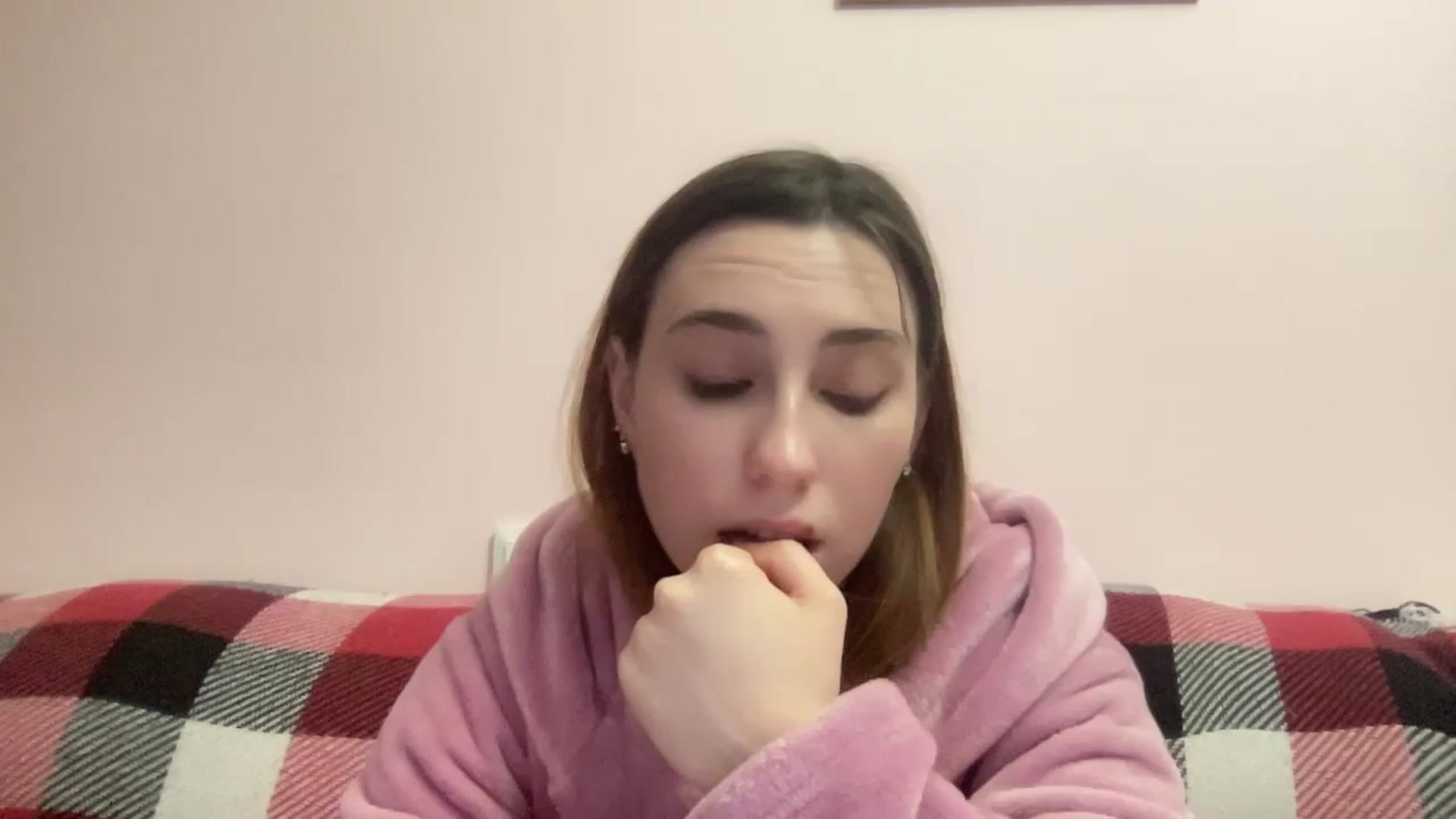 Gallery image thumbnail from Just_I's myfreecams stream on, 02/19/2024, 24:02 image 15 of 20