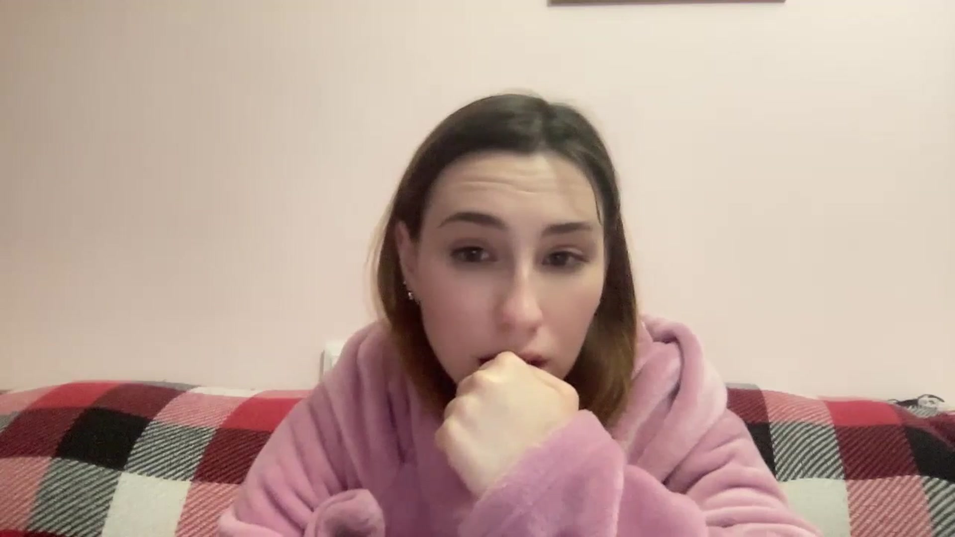 Gallery image thumbnail from Just_I's myfreecams stream on, 02/19/2024, 24:02 image 12 of 20