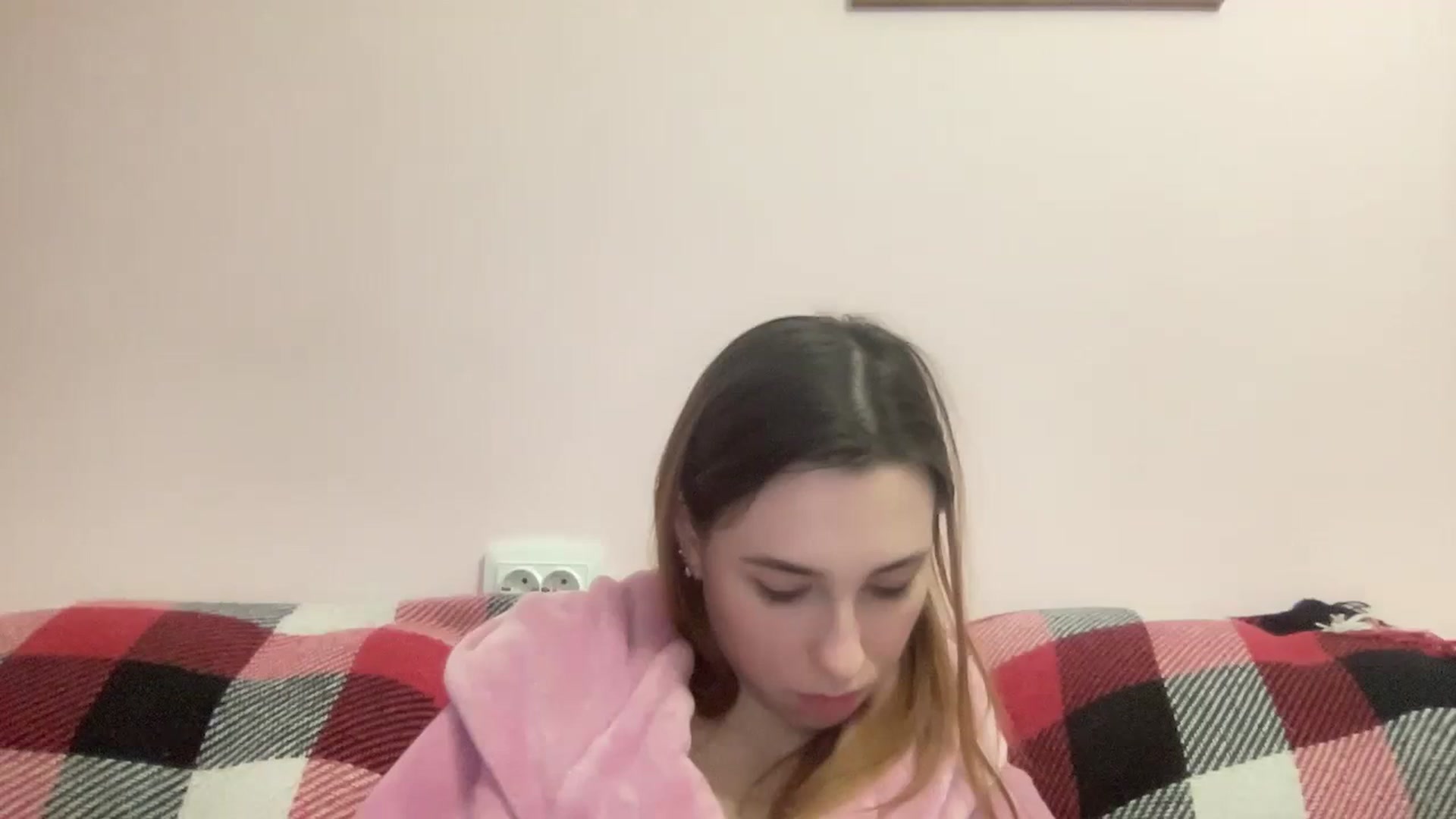 Gallery image thumbnail from Just_I's myfreecams stream on, 02/19/2024, 04:32 image 17 of 20