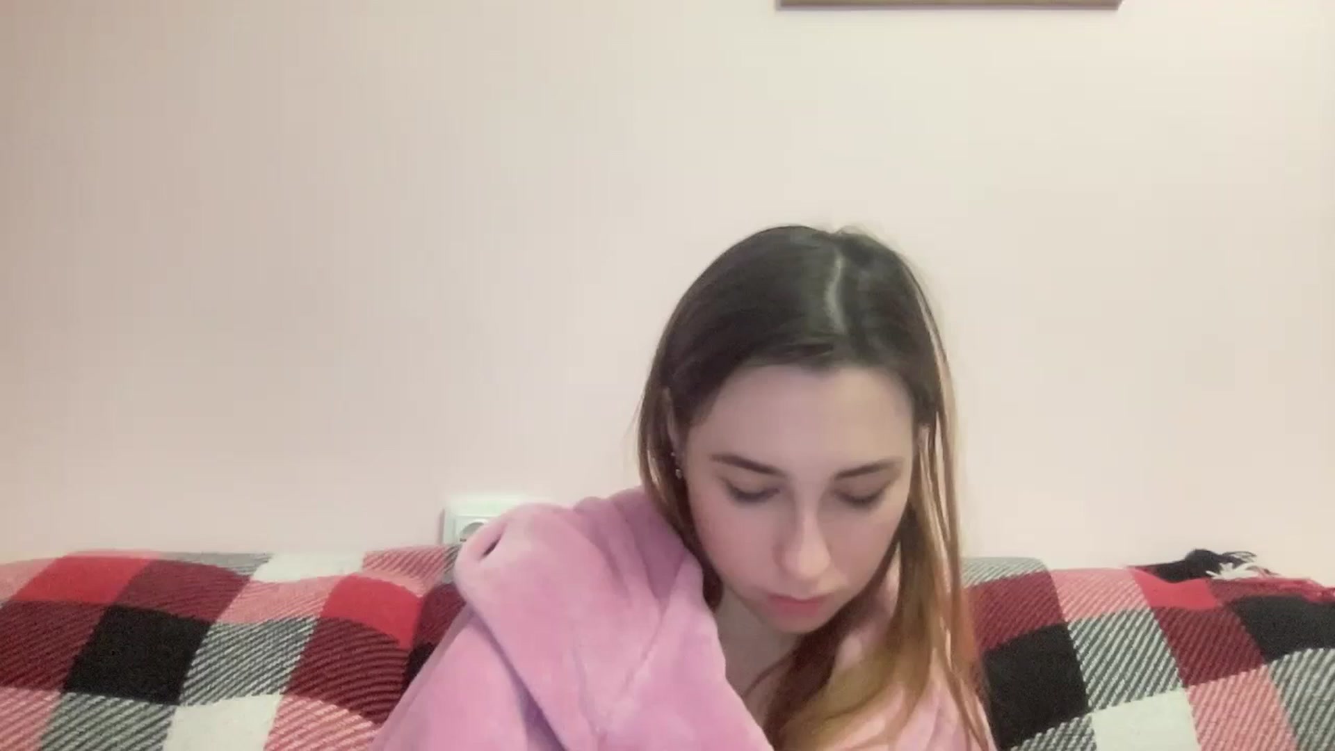 Gallery image thumbnail from Just_I's myfreecams stream on, 02/19/2024, 04:32 image 11 of 20