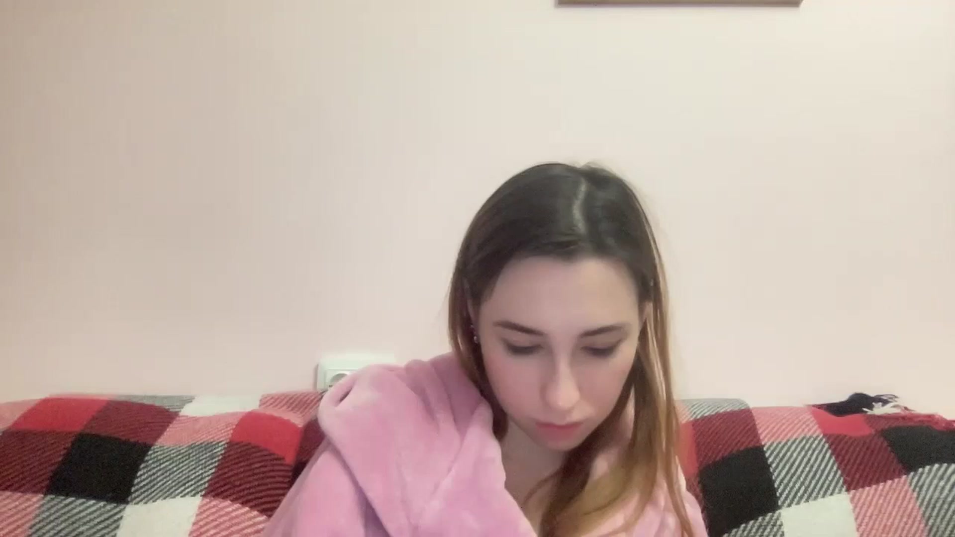 Gallery image thumbnail from Just_I's myfreecams stream on, 02/19/2024, 04:32 image 14 of 20